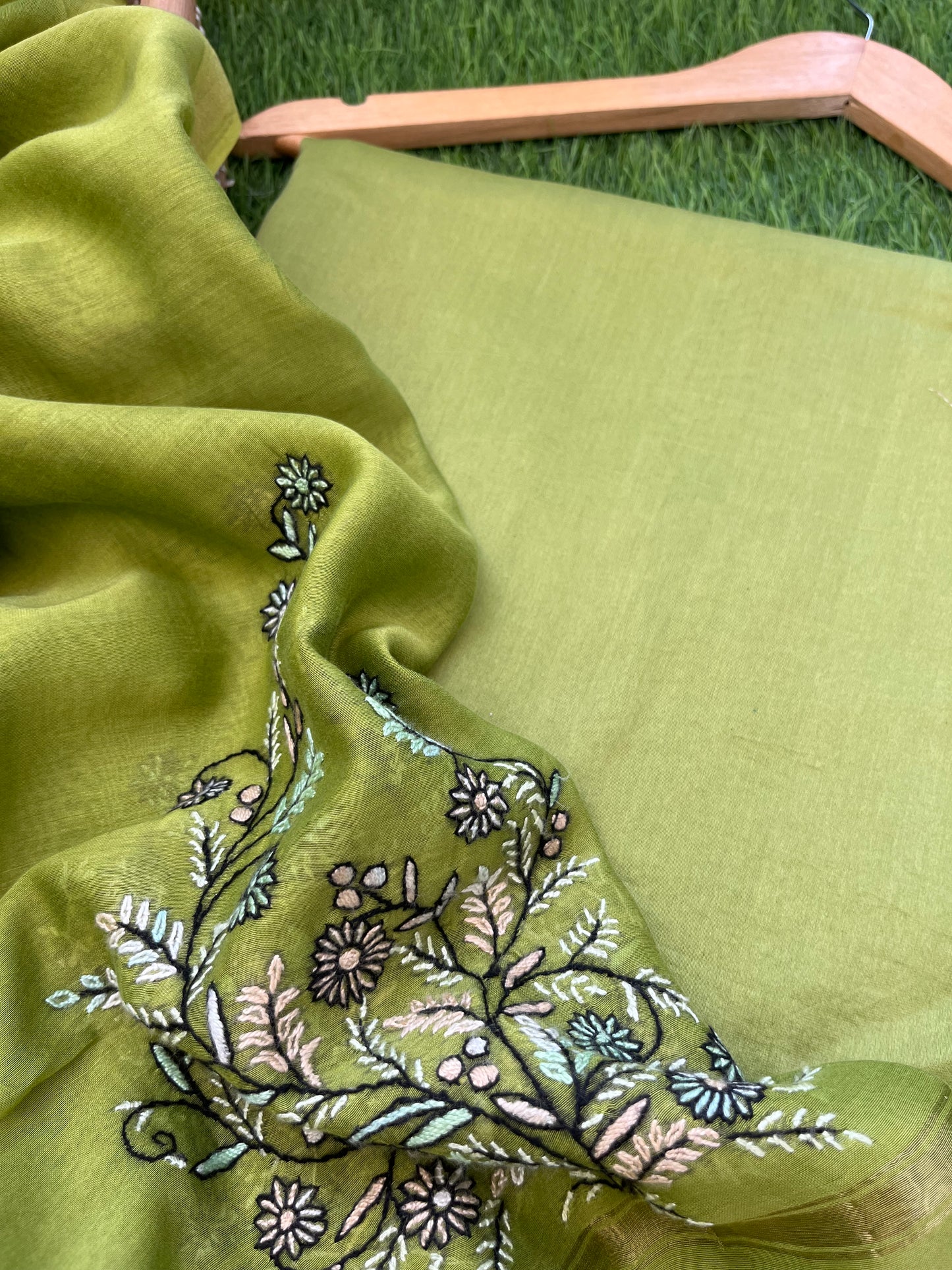 Chanderi kashmirii kaam dupatta and kurta bottom fabric