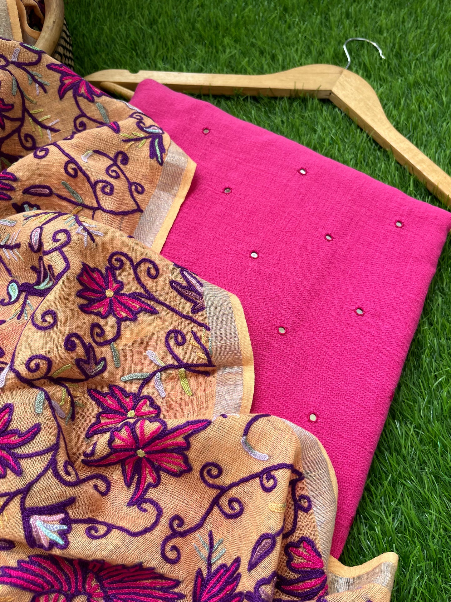 Linen aari kaam dupatta paired with kala cotton kurta fabric