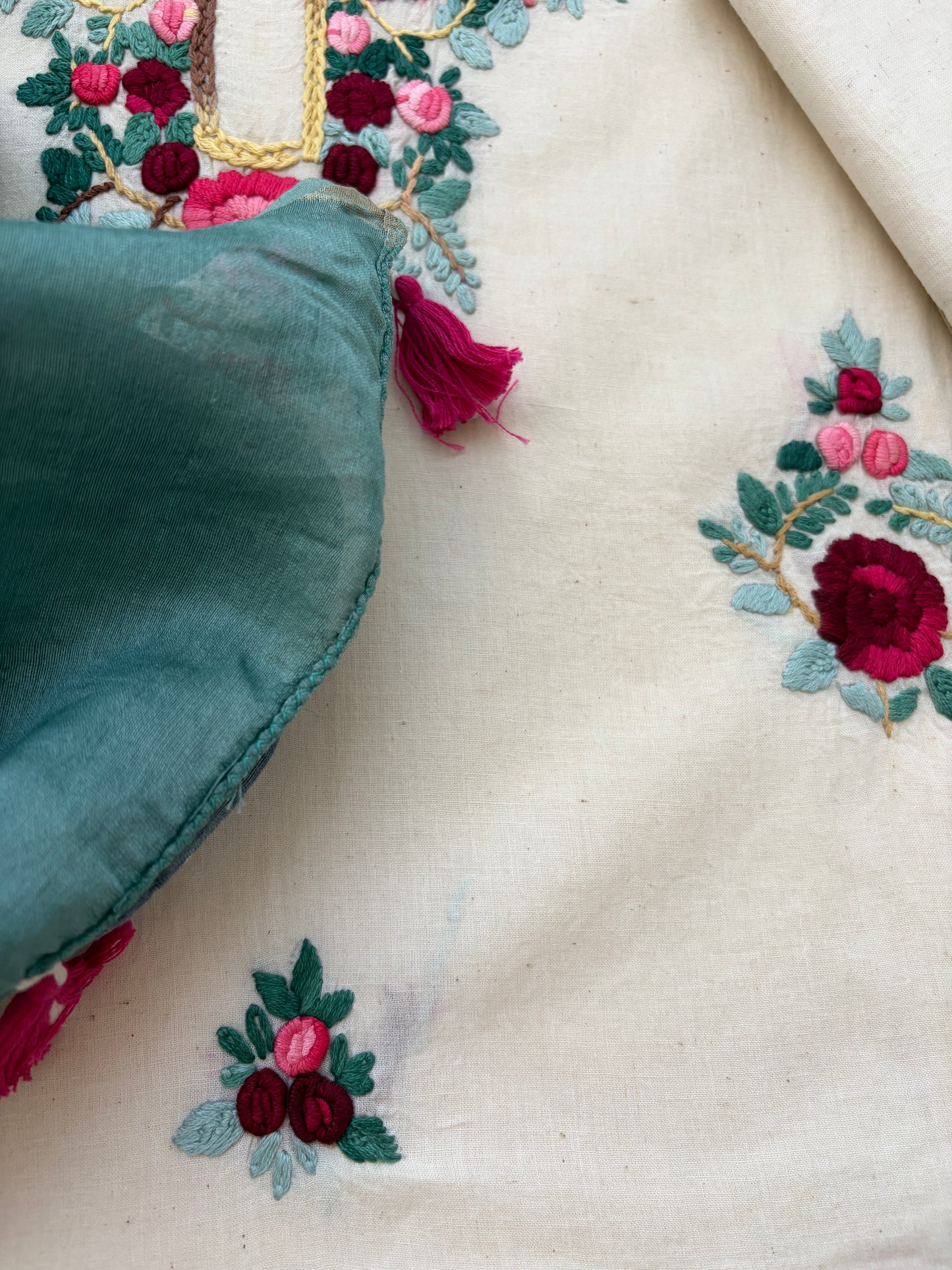 Handwoven Cotton knot work embroidered kurta and plain bottom fabric bandhani Dupatta