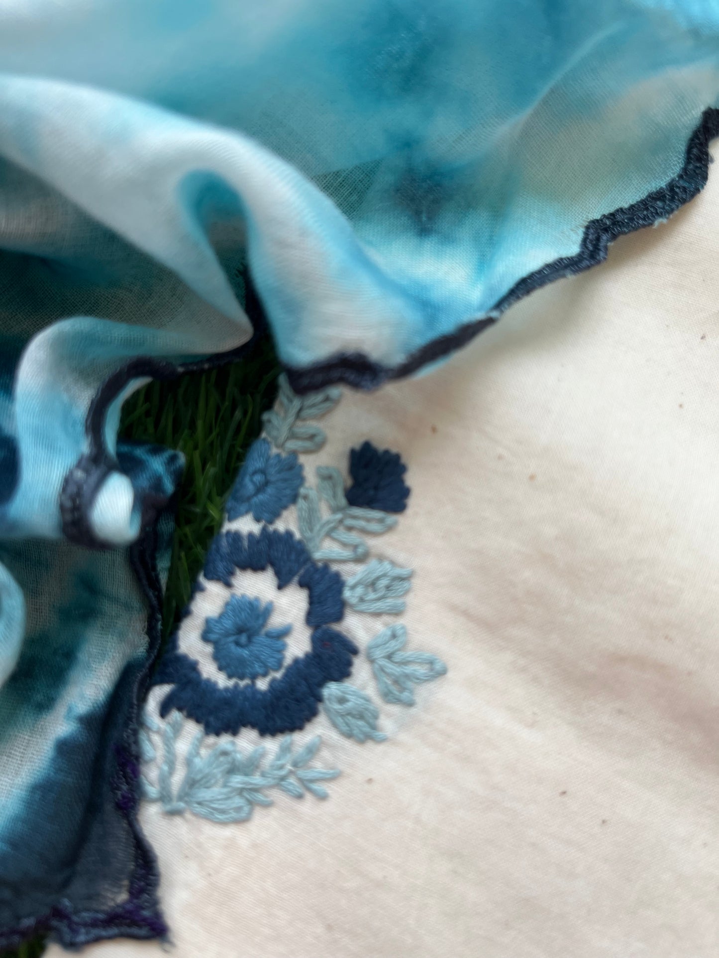 Knot work kurta mul tie and dye dupatta