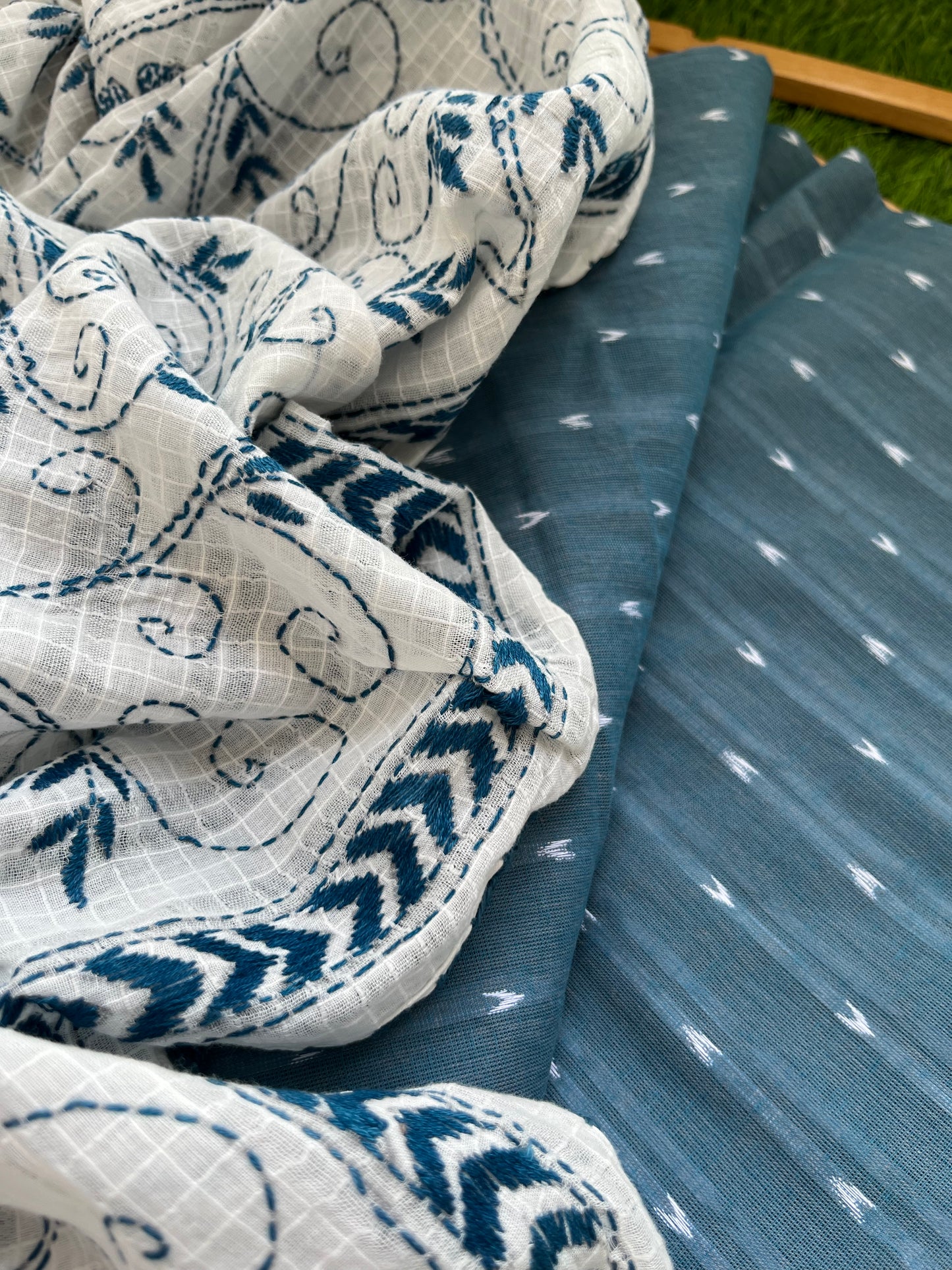Handwoven Cotton Dupatta with mangalgiri cotton kurta Bottom