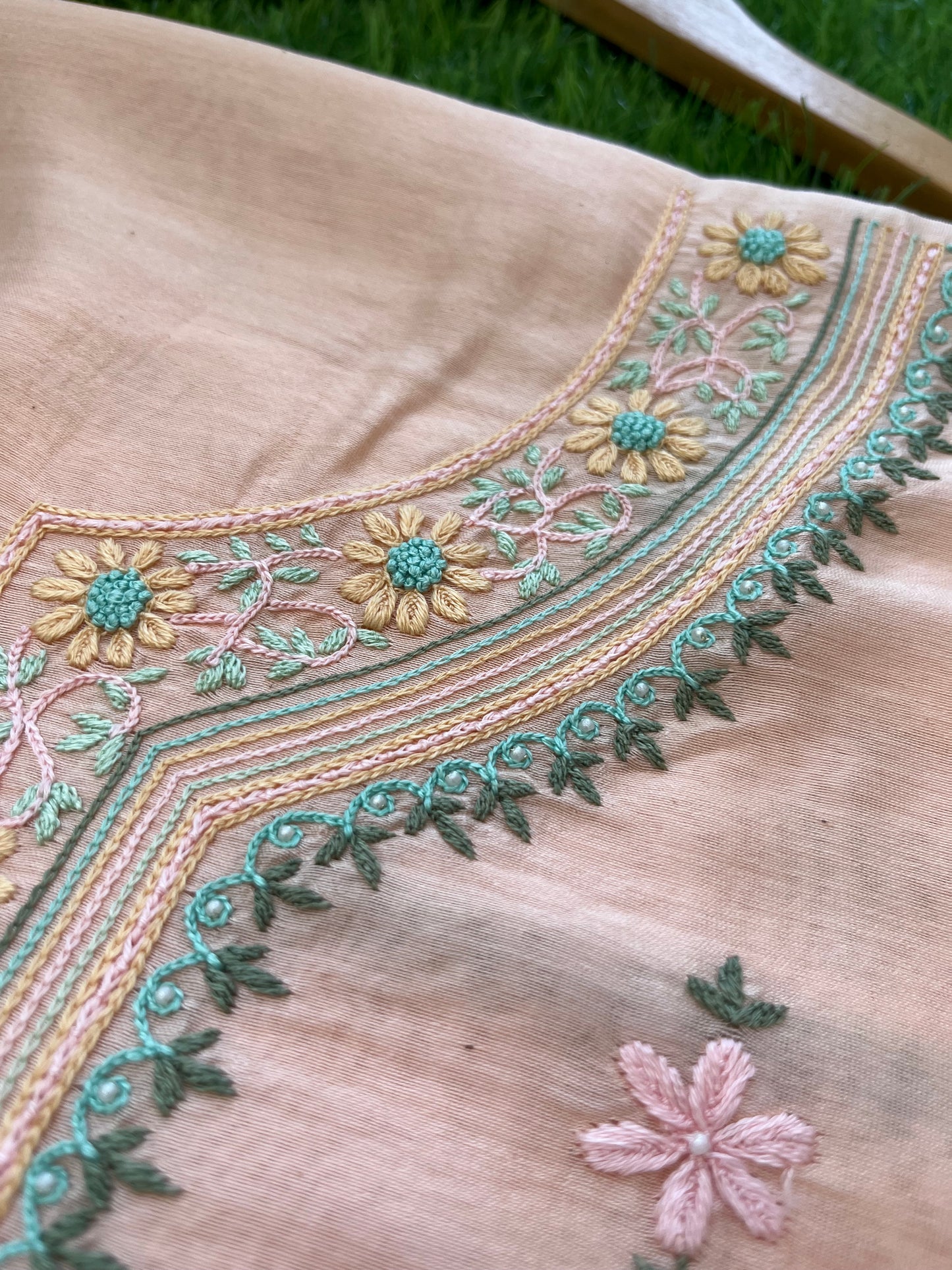 Hand embroidered chanderi kurta bandhani dupatta