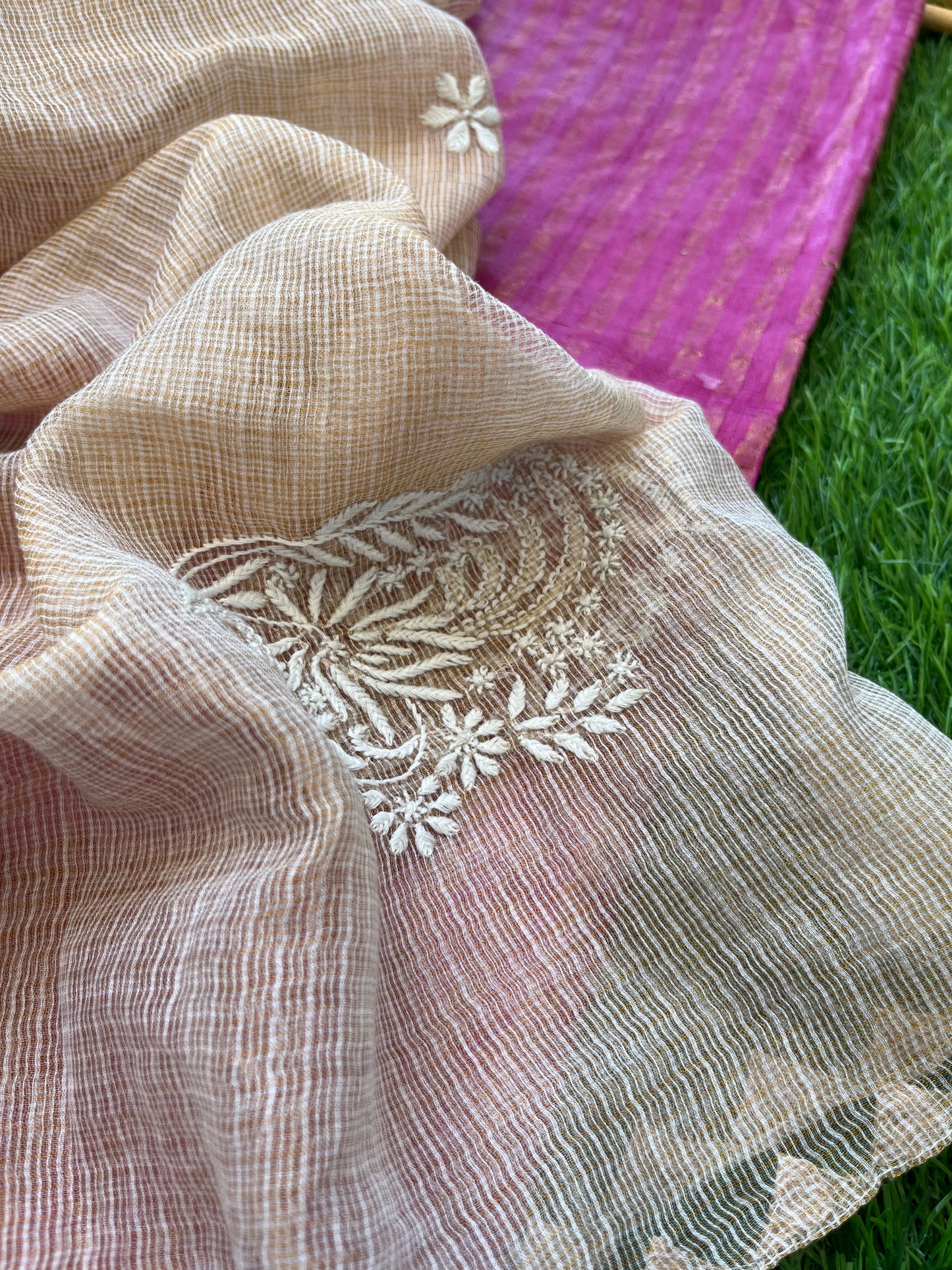 त्योहार :Tussar silk chikankari Dupatta silk with kurta Fabric
