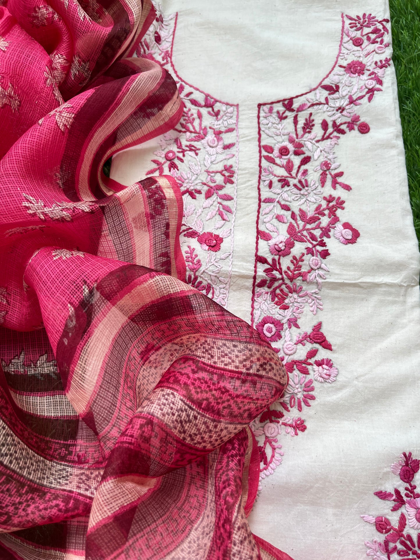 Knot work kurta block print dupatta