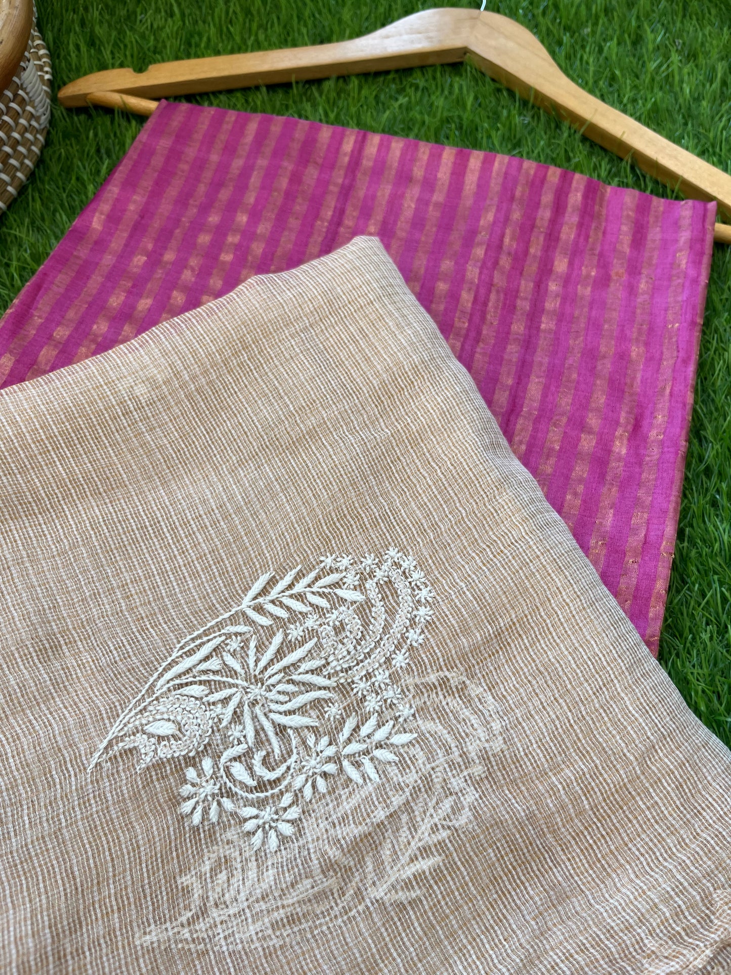 त्योहार :Tussar silk chikankari Dupatta silk with kurta Fabric