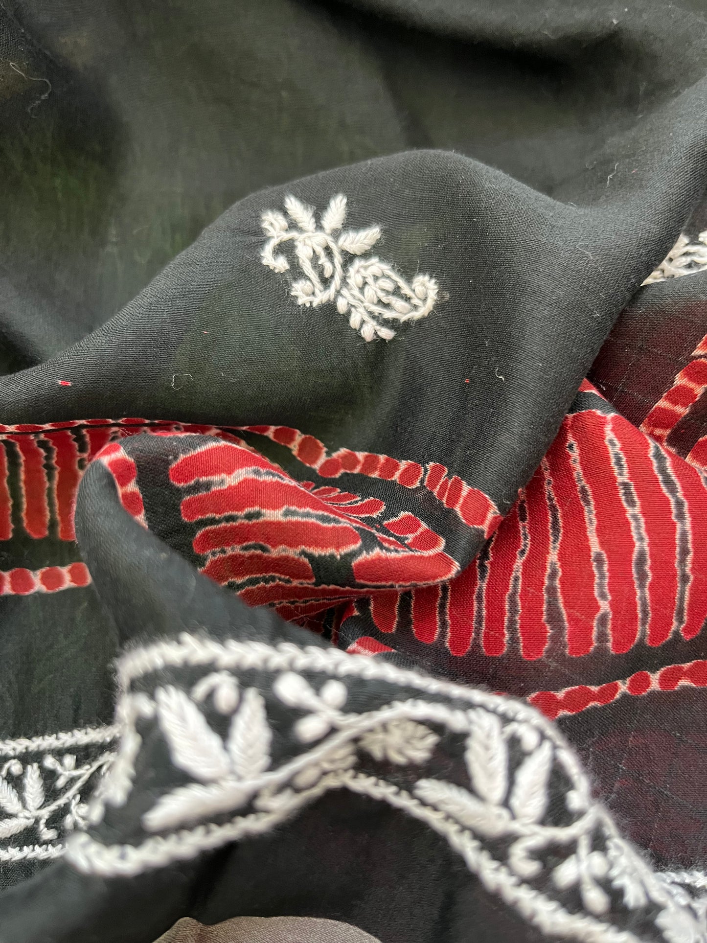 रोज़ाना :Chanderi Chikankari Dupatta with cotton kurta bottom Fabric