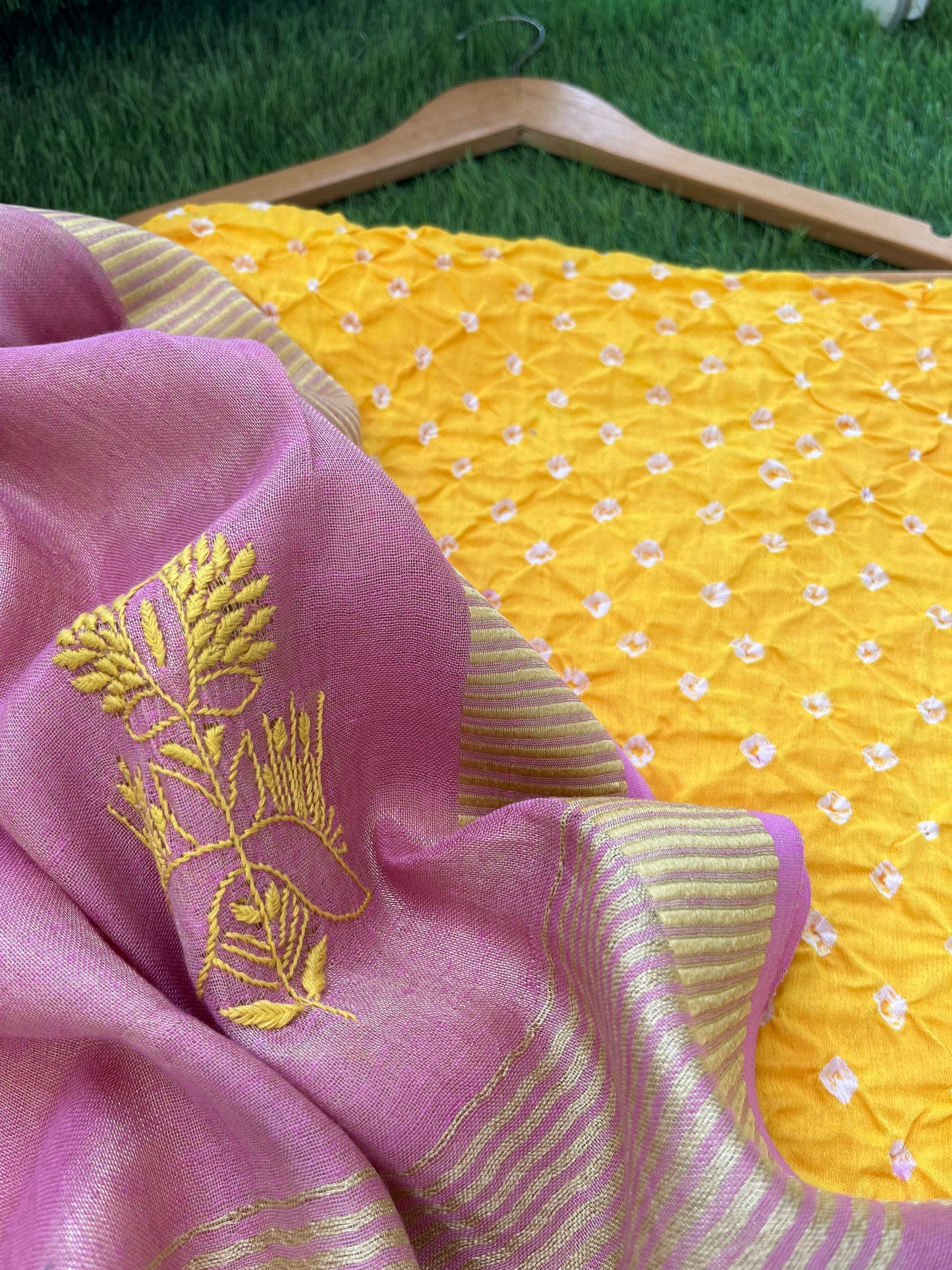 Bandhani kurta chikankari Dupatta