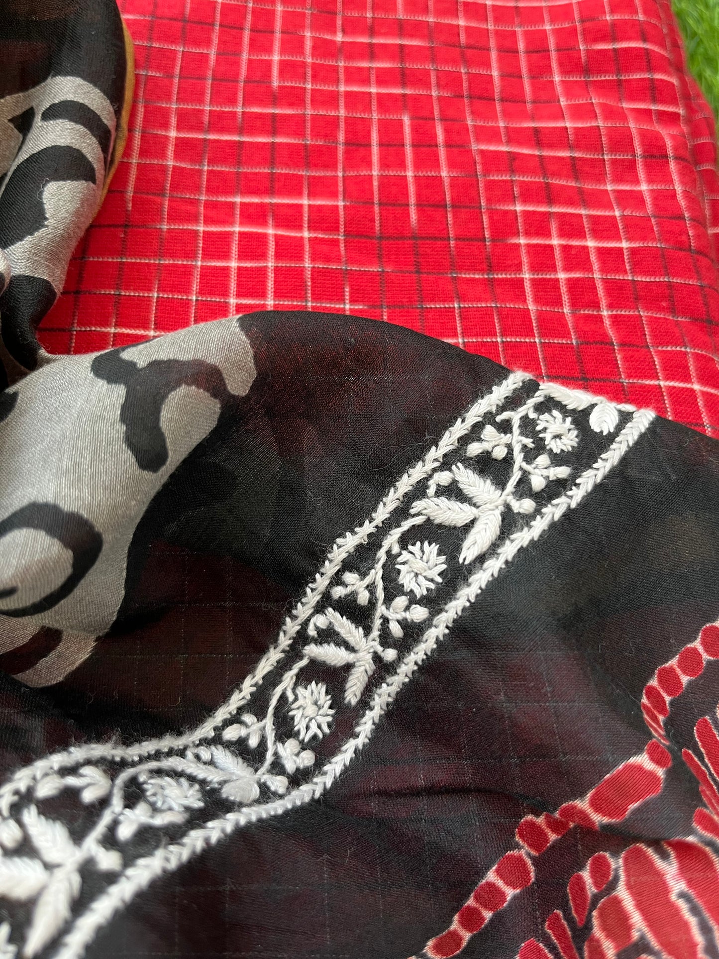 रोज़ाना :Chanderi Chikankari Dupatta with cotton kurta bottom Fabric