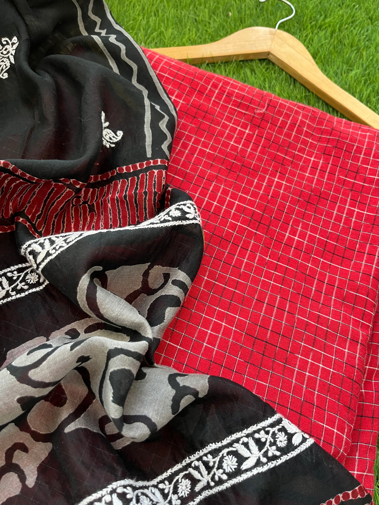 रोज़ाना :Chanderi Chikankari Dupatta with cotton kurta bottom Fabric