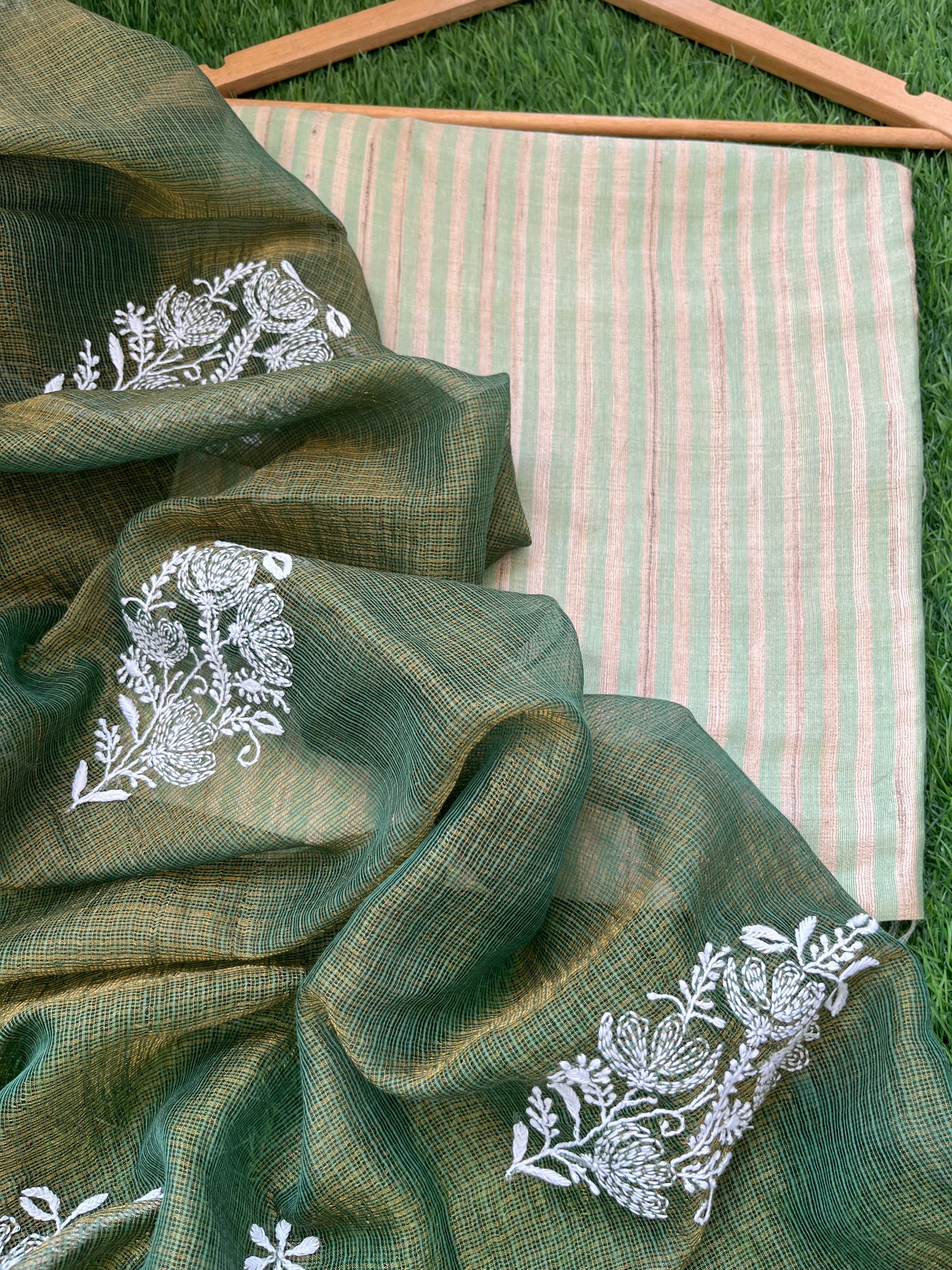 त्योहार :Tissue kota chikankari Dupatta silk with kurta Fabric