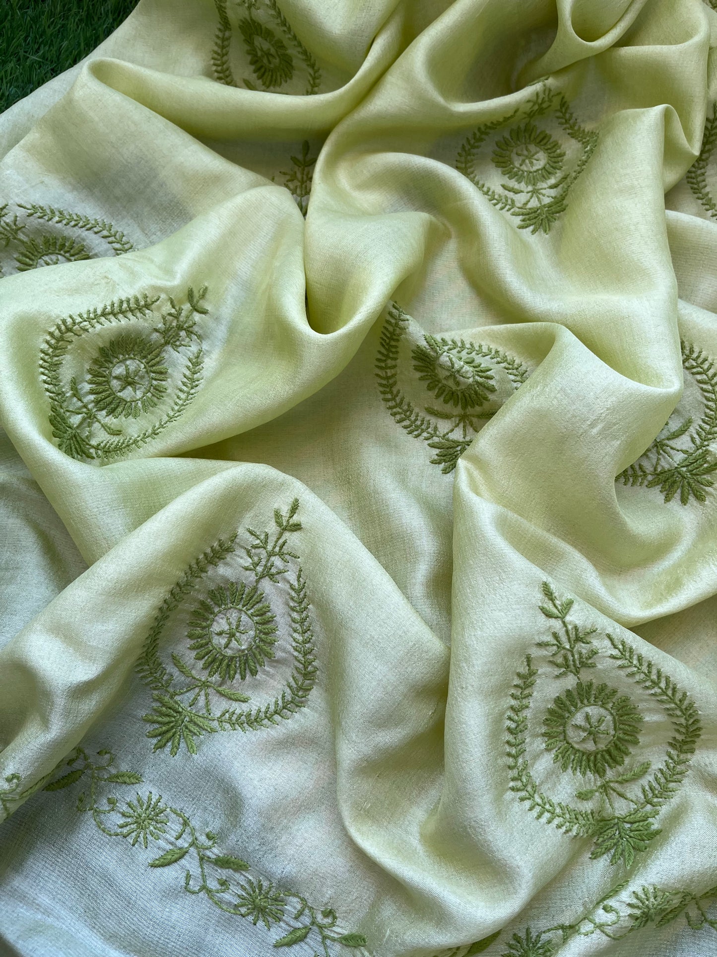 त्योहार :Tussar silk chikankari Dupatta silk with kurta Fabric