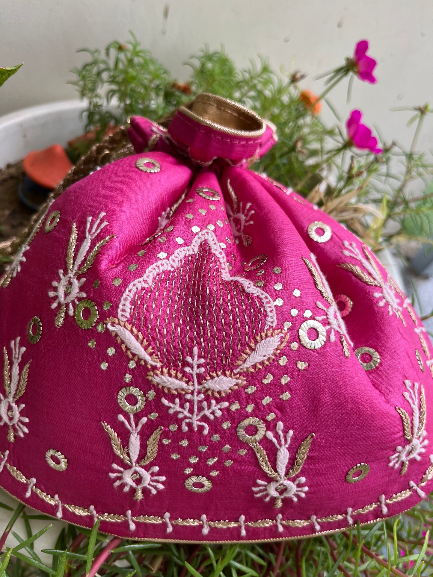 Chikankari Potli