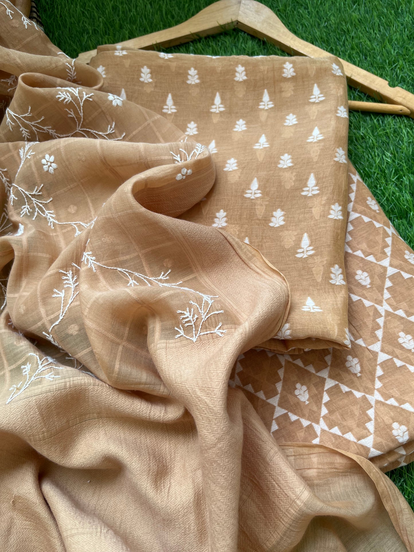 Jaamdani kurta bottom chikankari dupatta