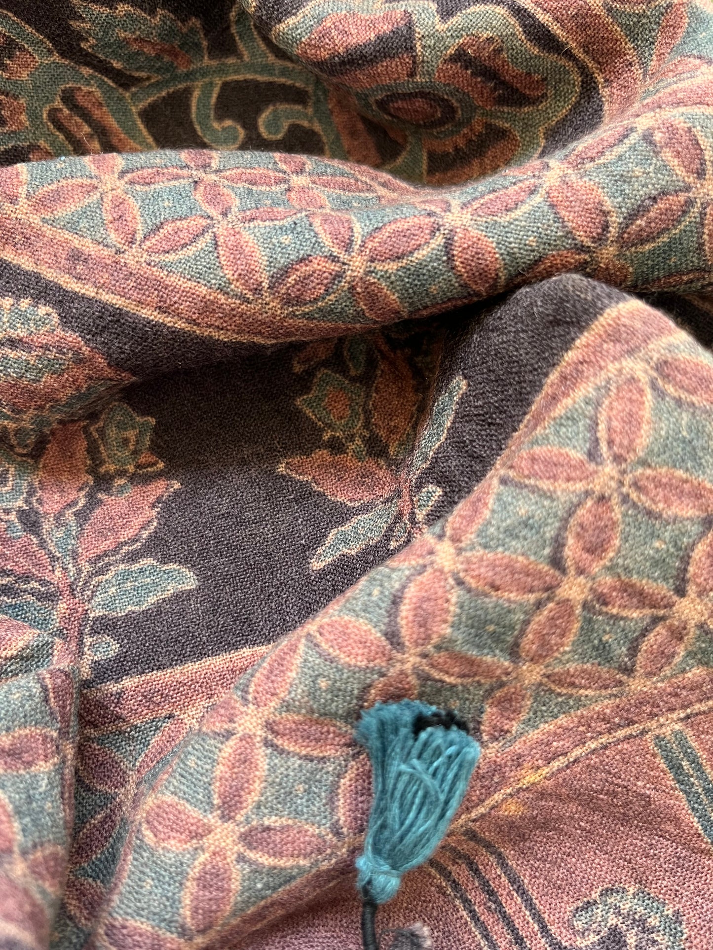 Handwoven ajrakh shawl