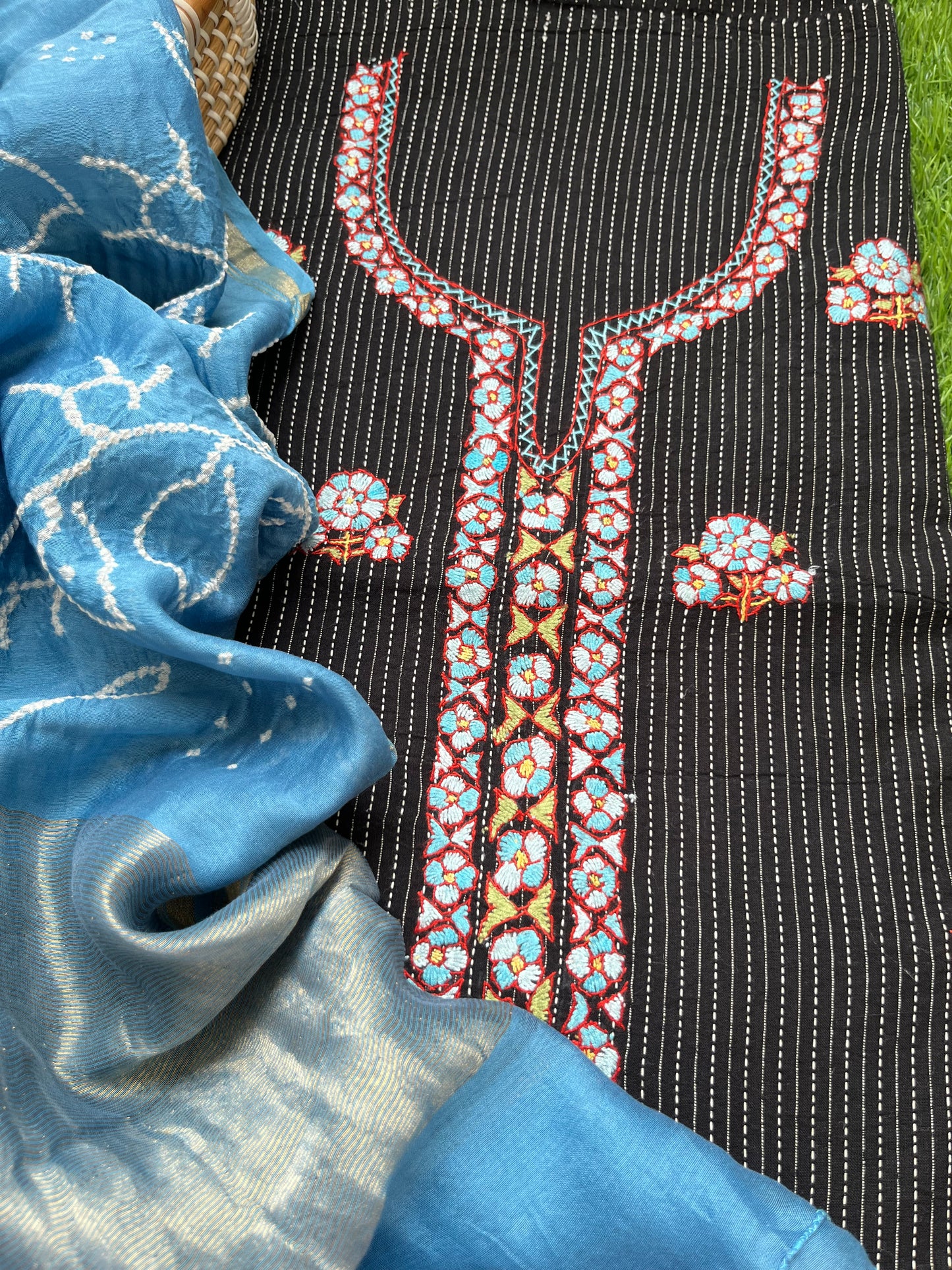 Cotton kashmiri work kurta bandhani Dupatta