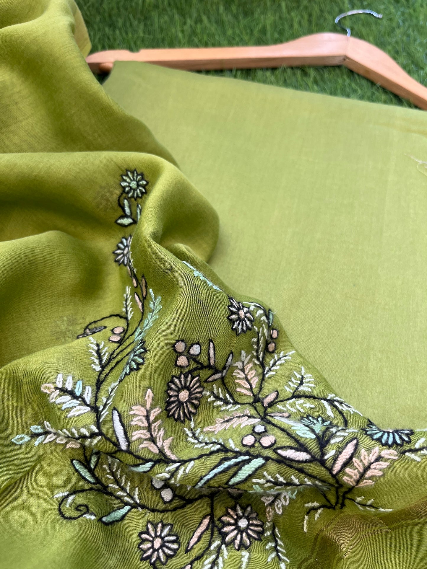 Chanderi kashmirii kaam dupatta and kurta bottom fabric