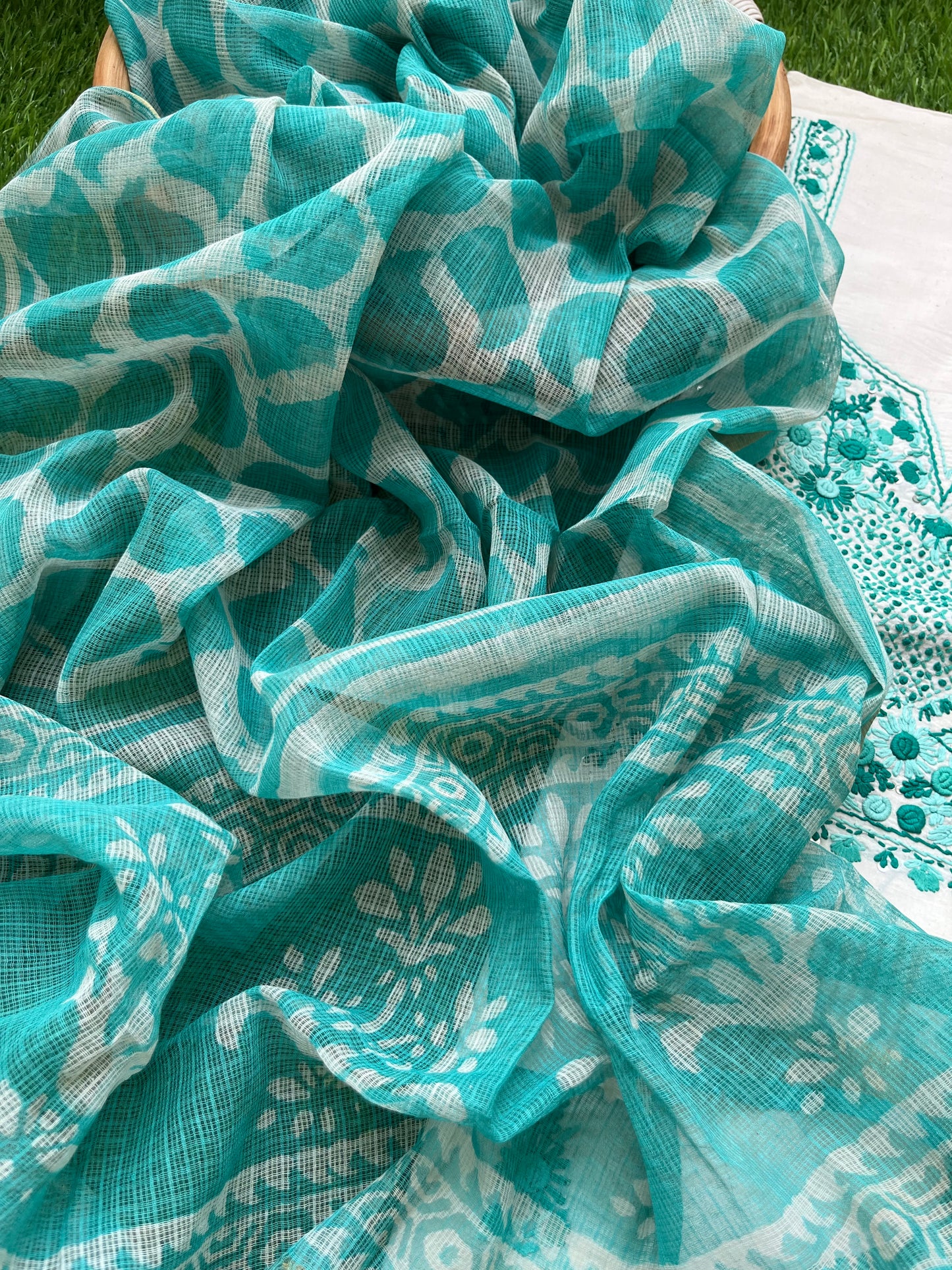 Knot work kurta block print dupatta