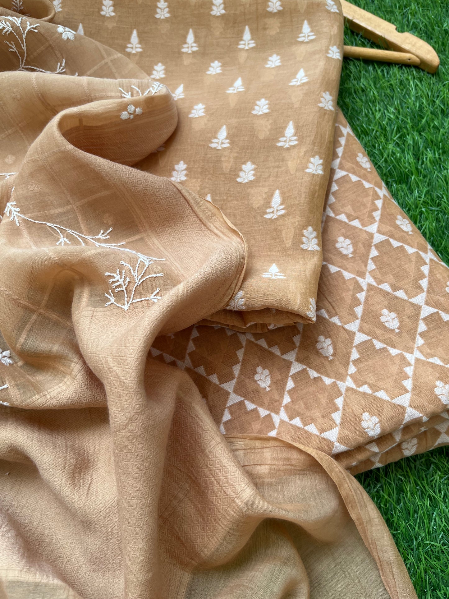 Jaamdani kurta bottom chikankari dupatta