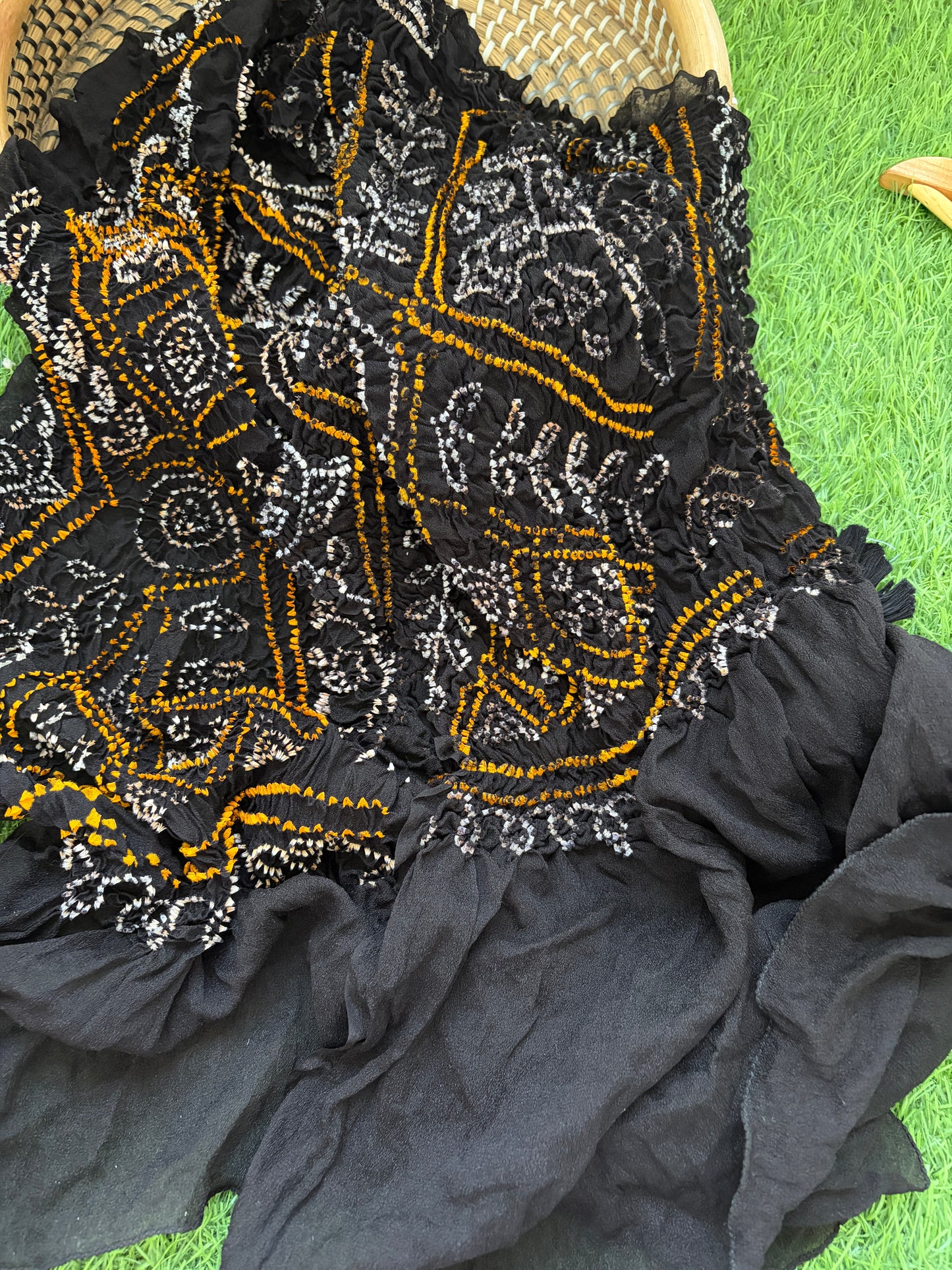 Bandhani chinon Dupatta