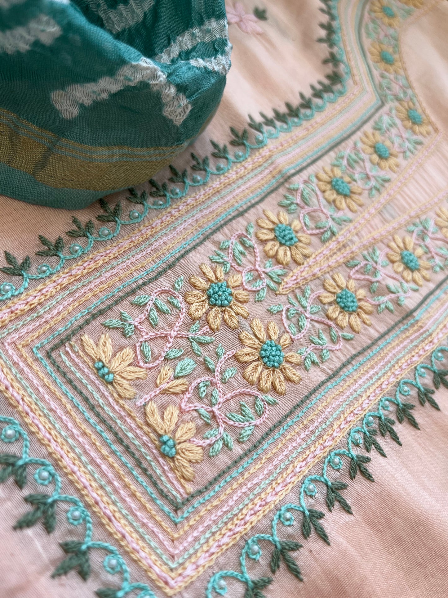Hand embroidered chanderi kurta bandhani dupatta