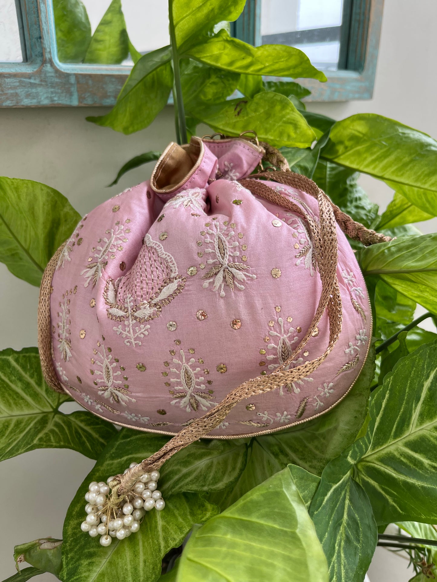 Chikankari Potli