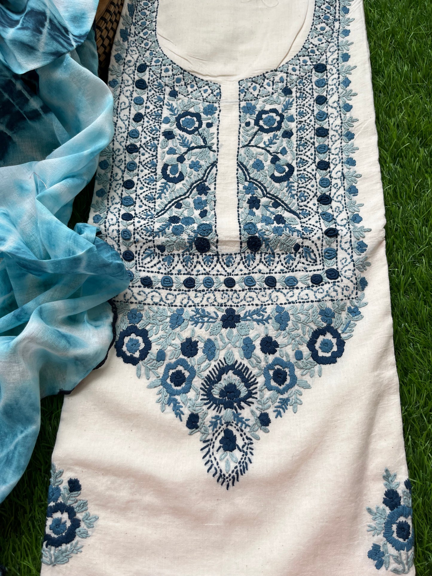 Knot work kurta mul tie and dye dupatta