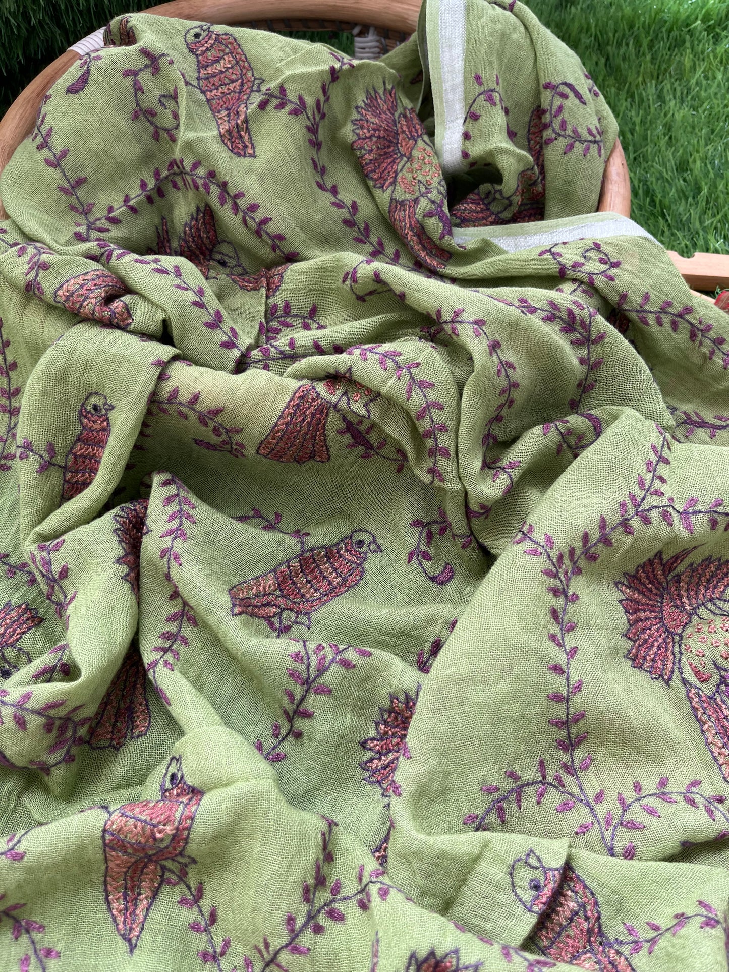 Linen sozni kaam dupatta paired with cotton kurta fabric