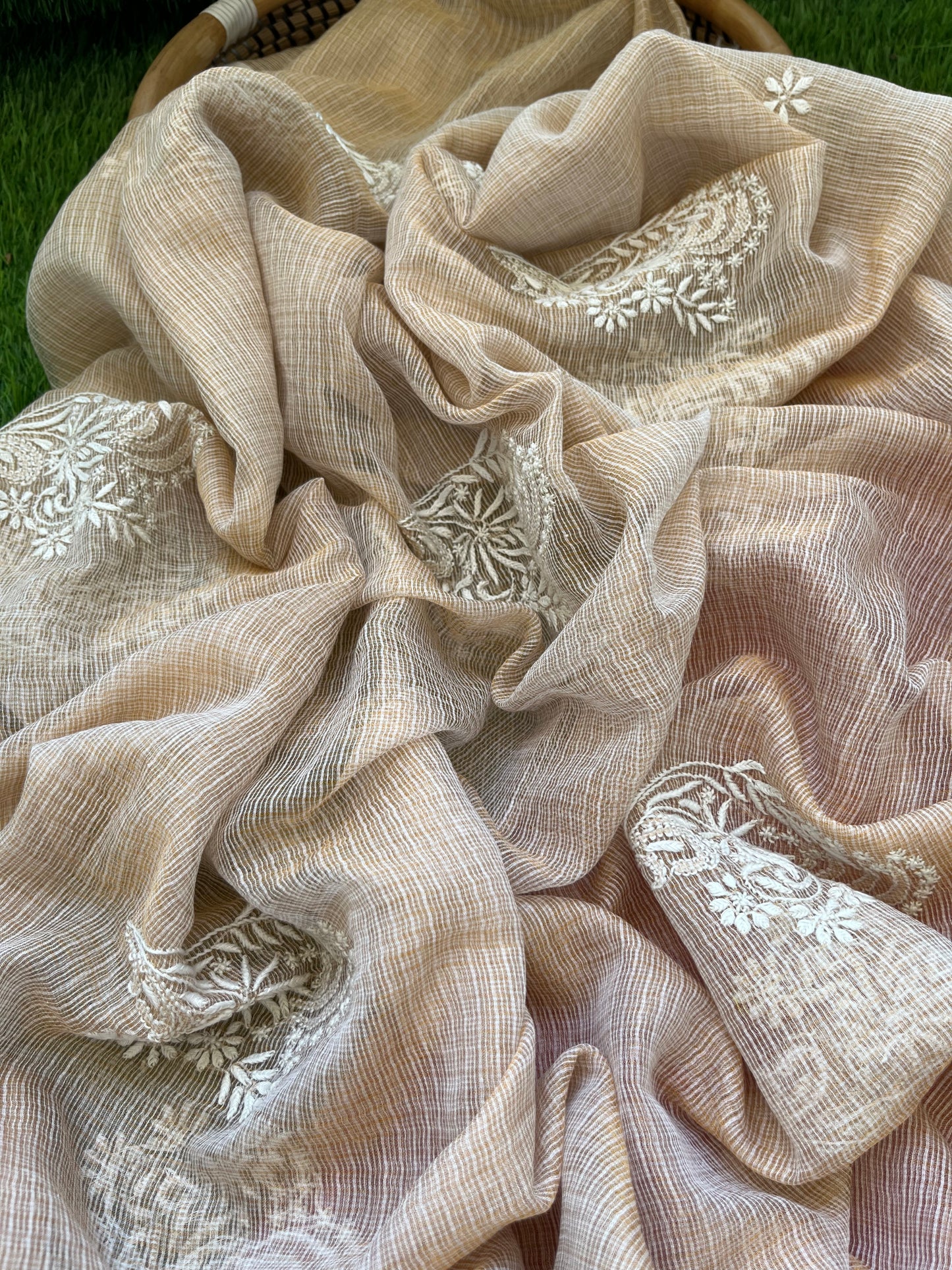 त्योहार :Tussar silk chikankari Dupatta silk with kurta Fabric