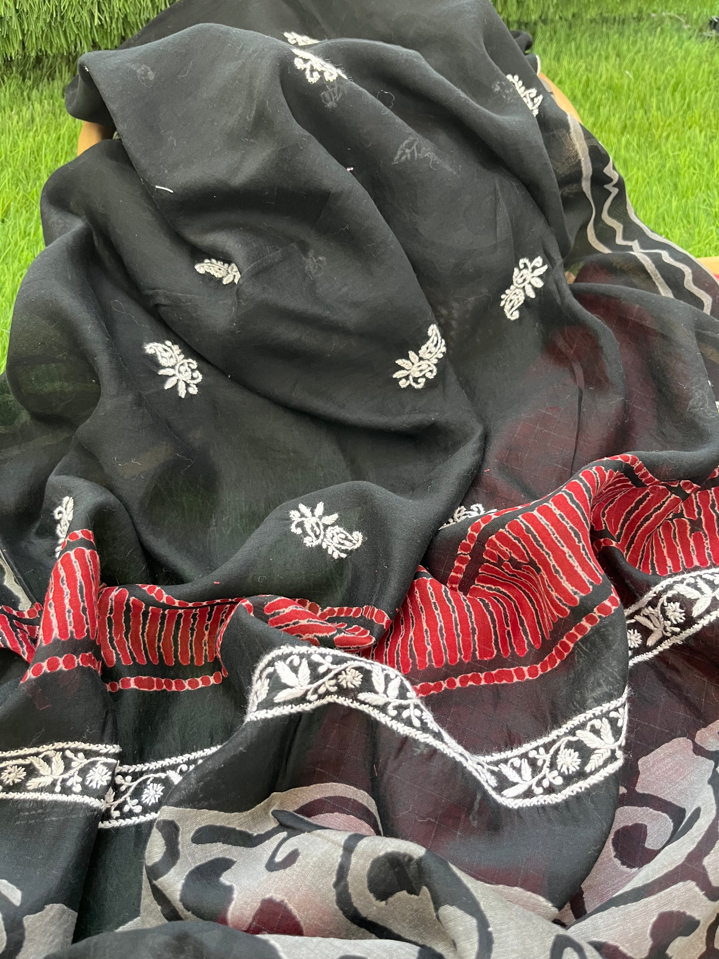 रोज़ाना :Chanderi Chikankari Dupatta with cotton kurta bottom Fabric