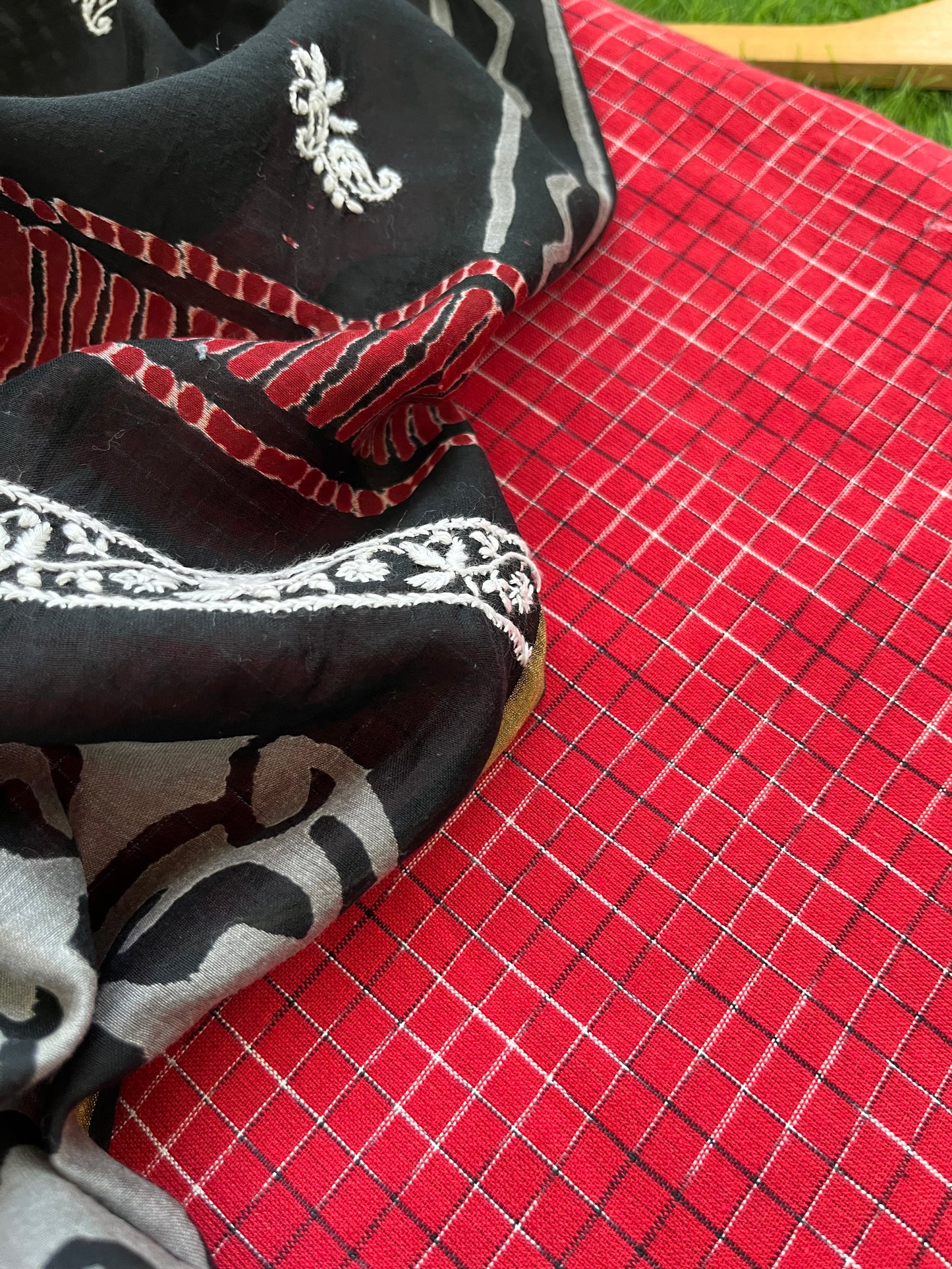 रोज़ाना :Chanderi Chikankari Dupatta with cotton kurta bottom Fabric