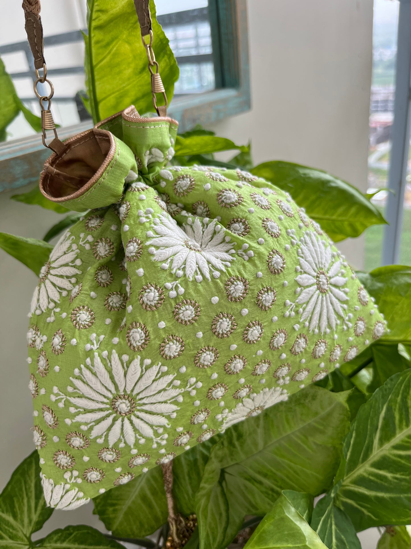 Chikankari Potli