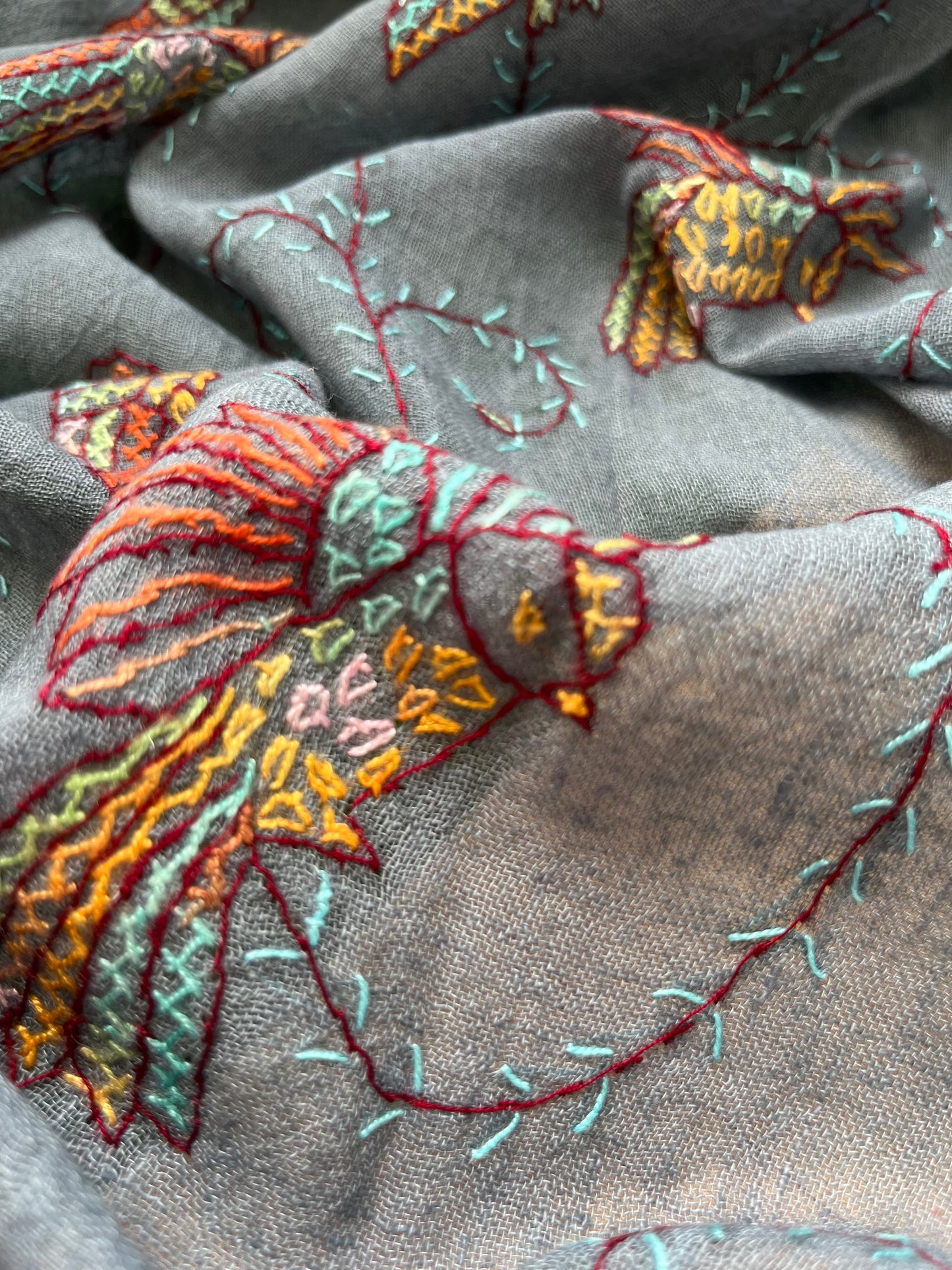 Linen sozni kaam dupatta paired with cotton kurta fabric