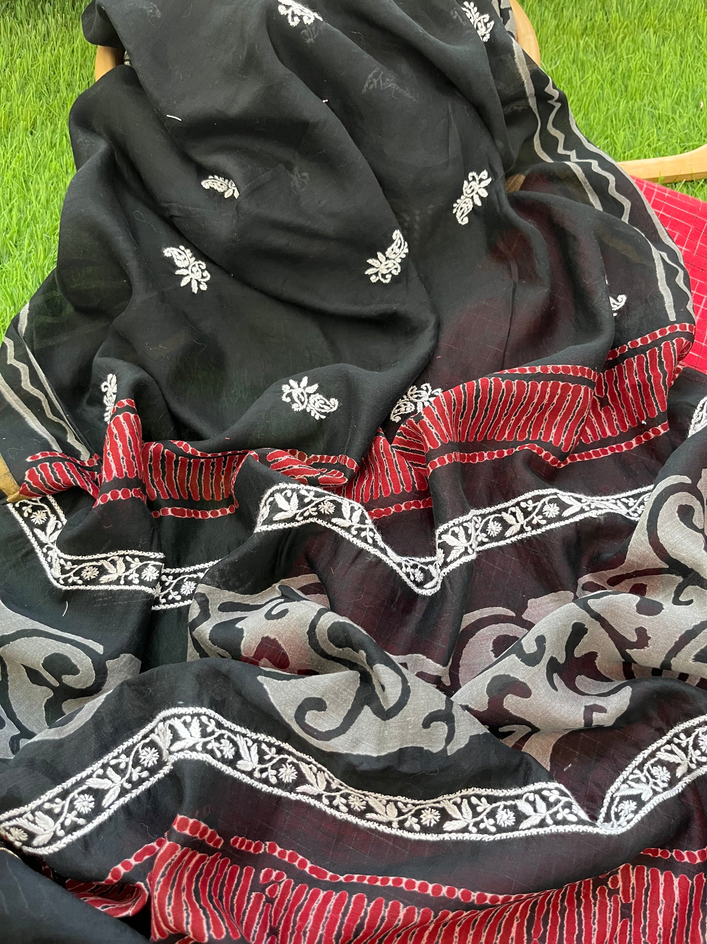 रोज़ाना :Chanderi Chikankari Dupatta with cotton kurta bottom Fabric