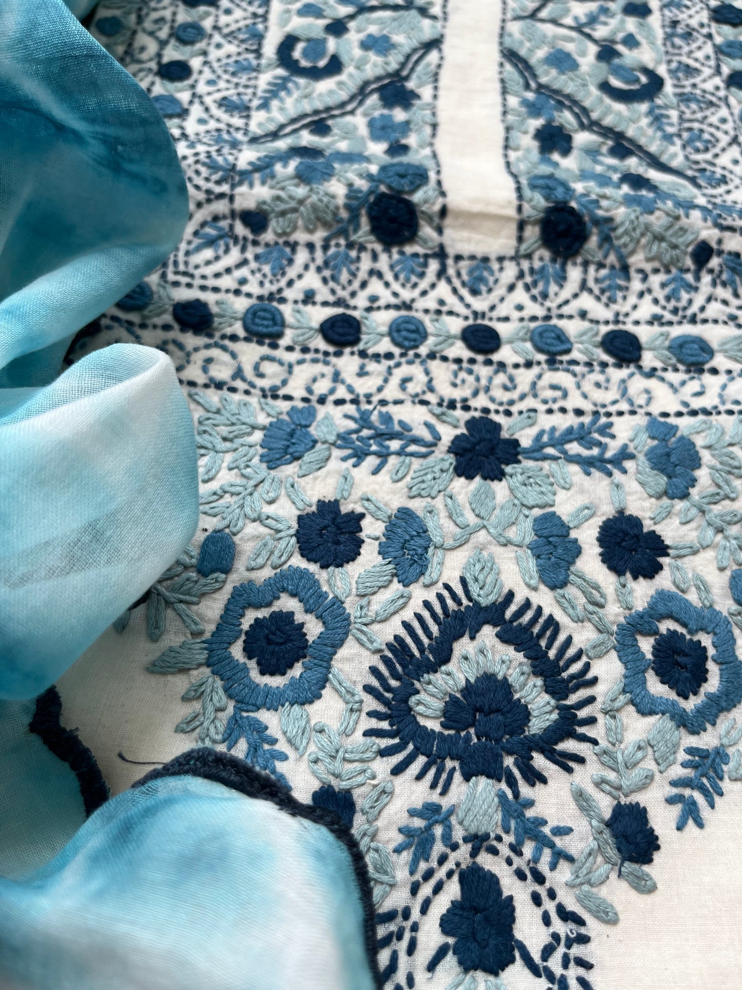 Knot work kurta mul tie and dye dupatta