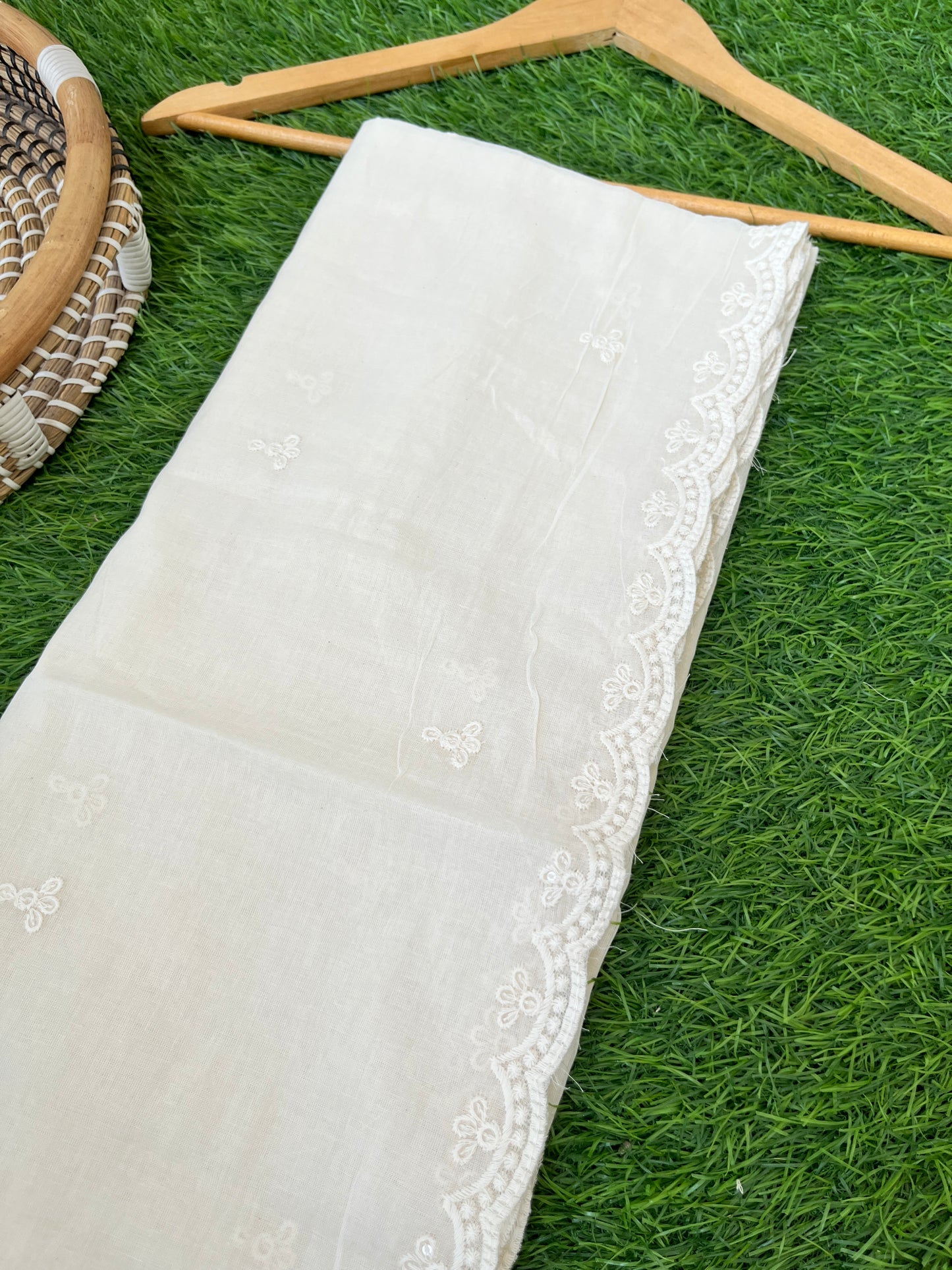 Mul scalloped Dupatta
