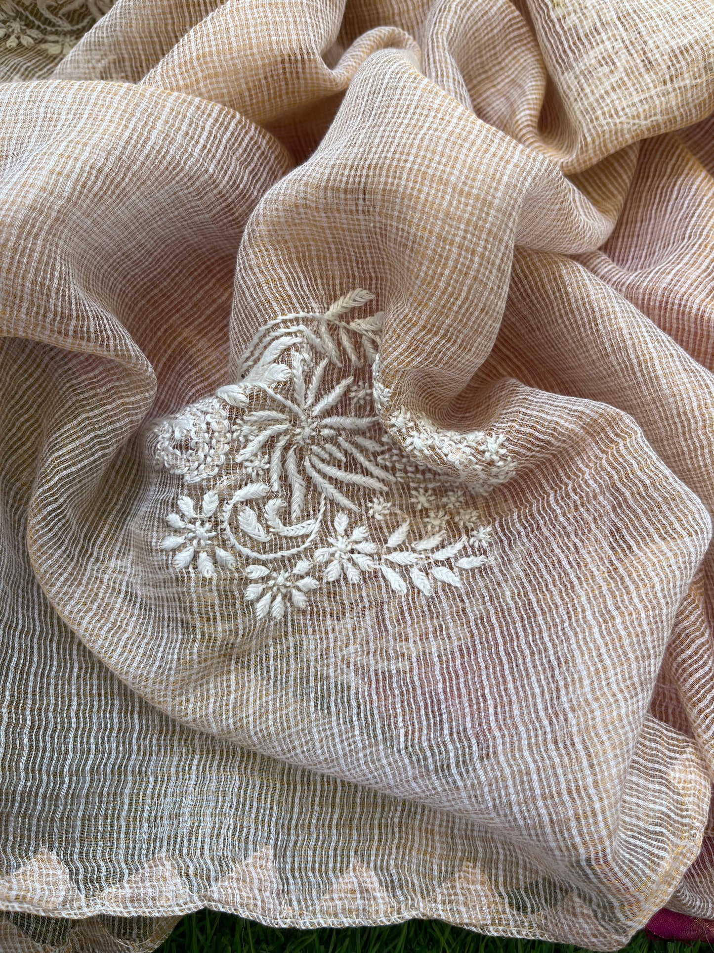 त्योहार :Tussar silk chikankari Dupatta silk with kurta Fabric