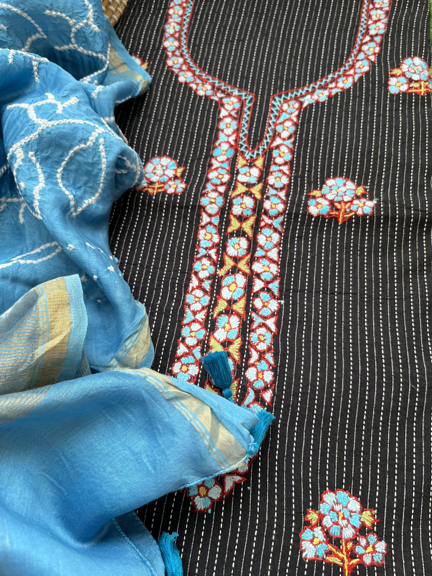 Cotton kashmiri work kurta bandhani Dupatta