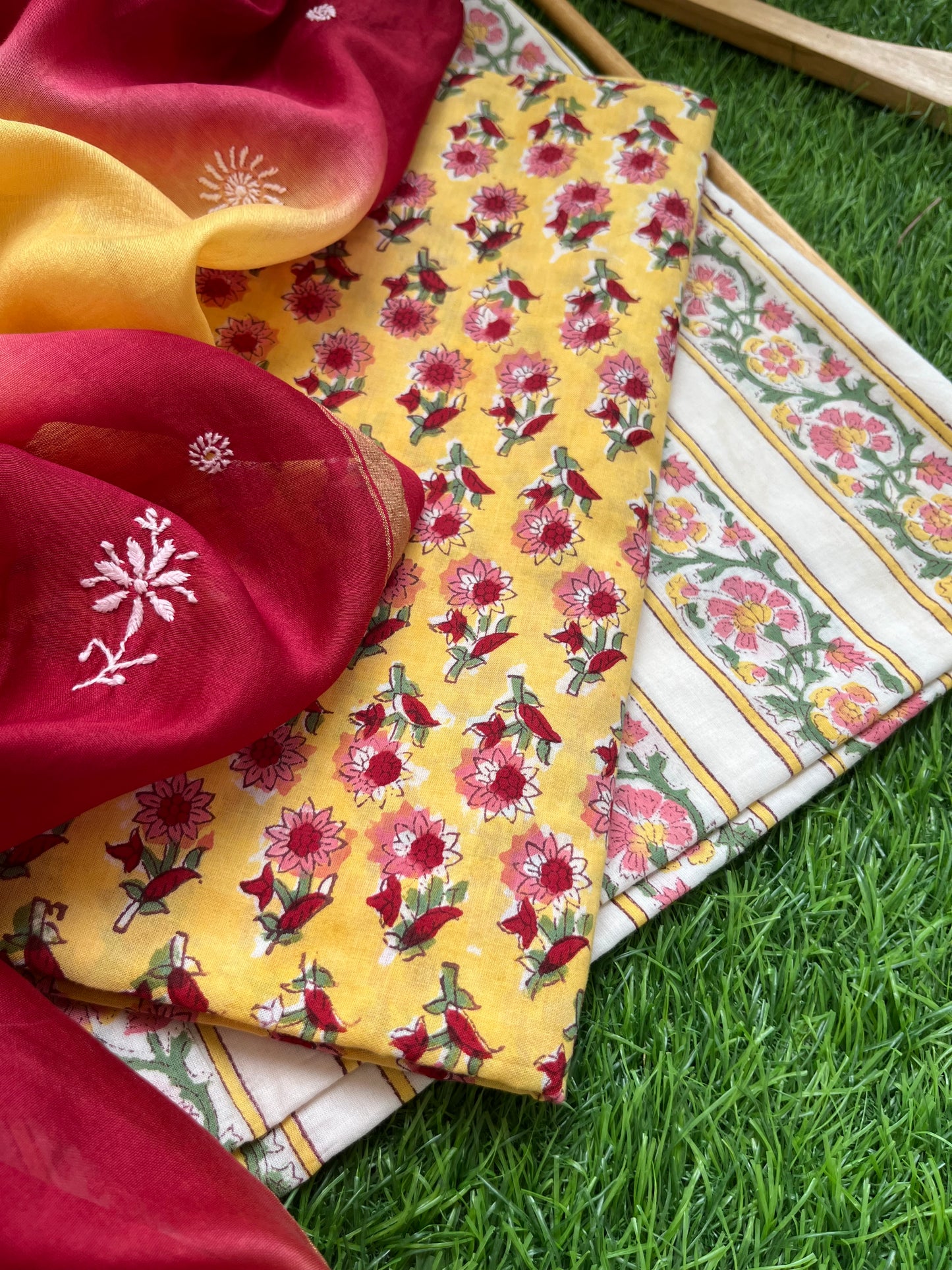 रोज़ाना :Chanderi Chikankari Dupatta with cotton kurta bottom Fabric