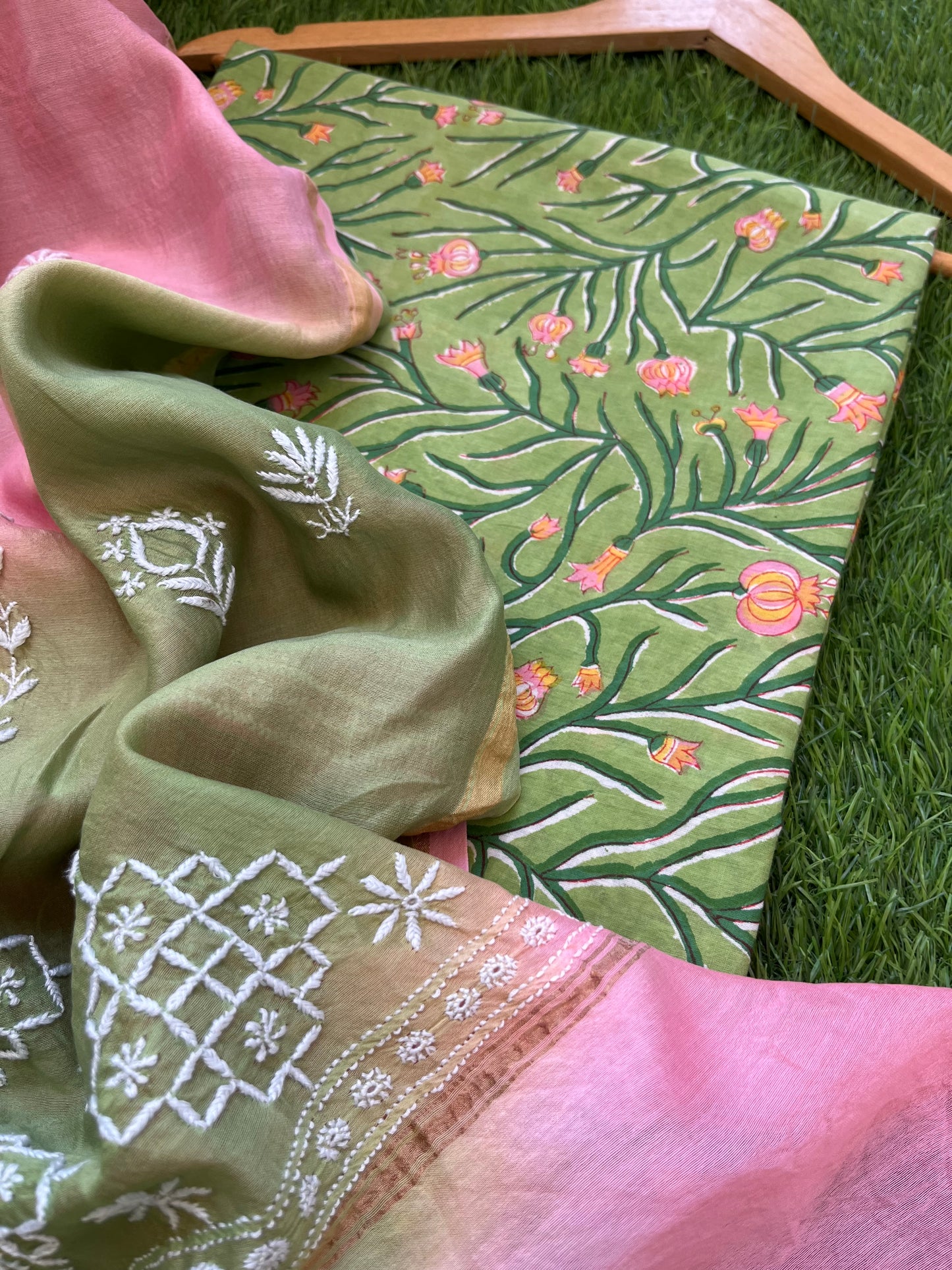 रोज़ाना  :Chanderi Chikankari Dupatta with cotton kurta bottom Fabric