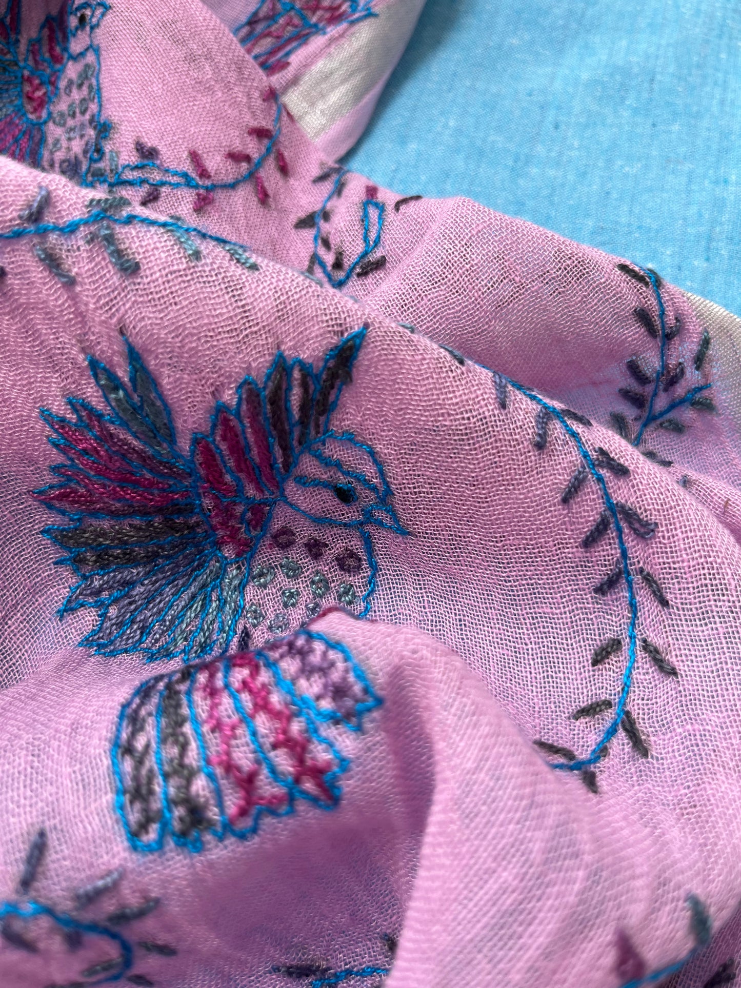 Linen sozni kaam dupatta paired with cotton kurta fabric
