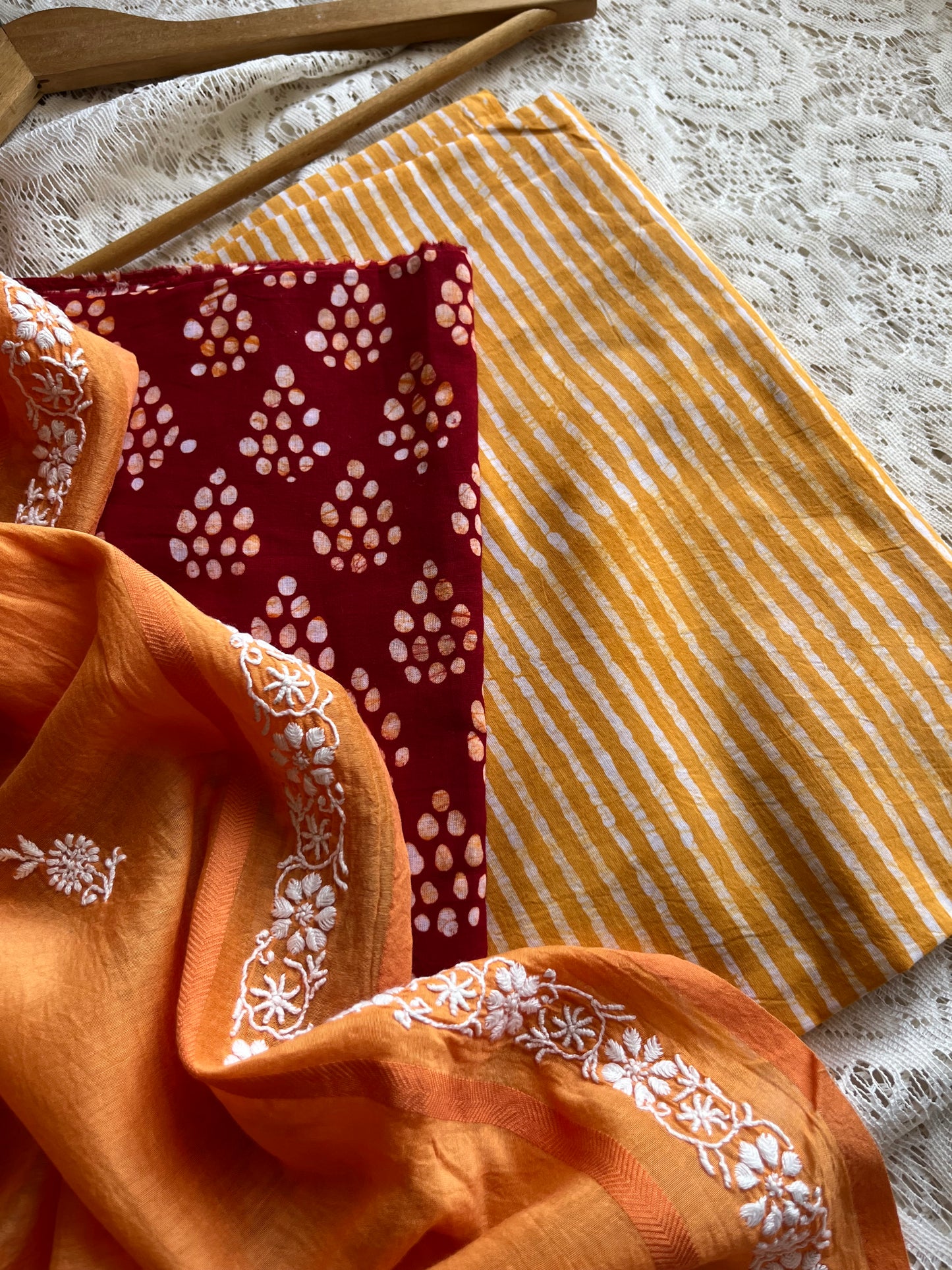 Cotton Baatik kurta bottom chikankari dupatta