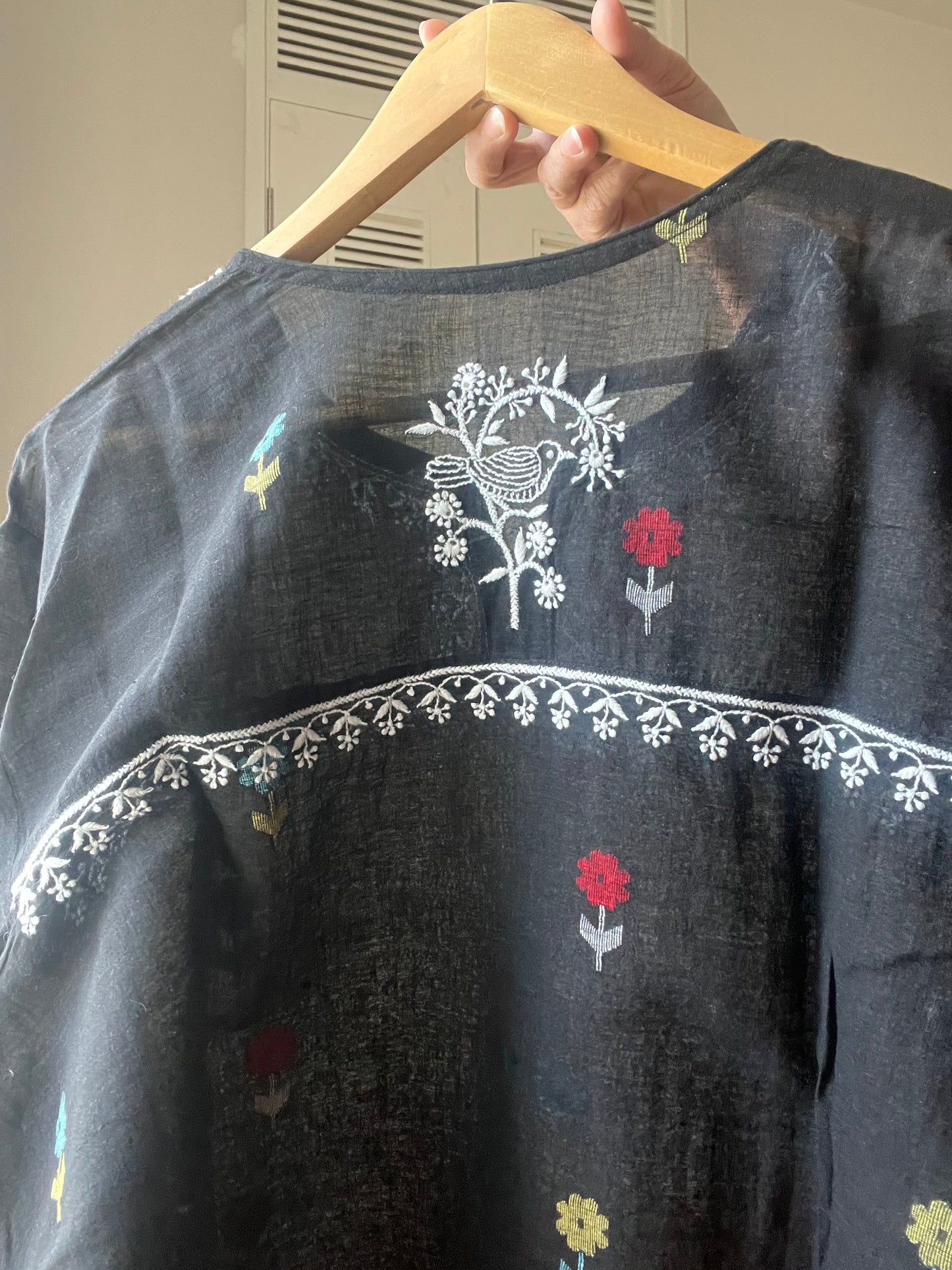 Khadi Mul Jaamdani chikankari kurta