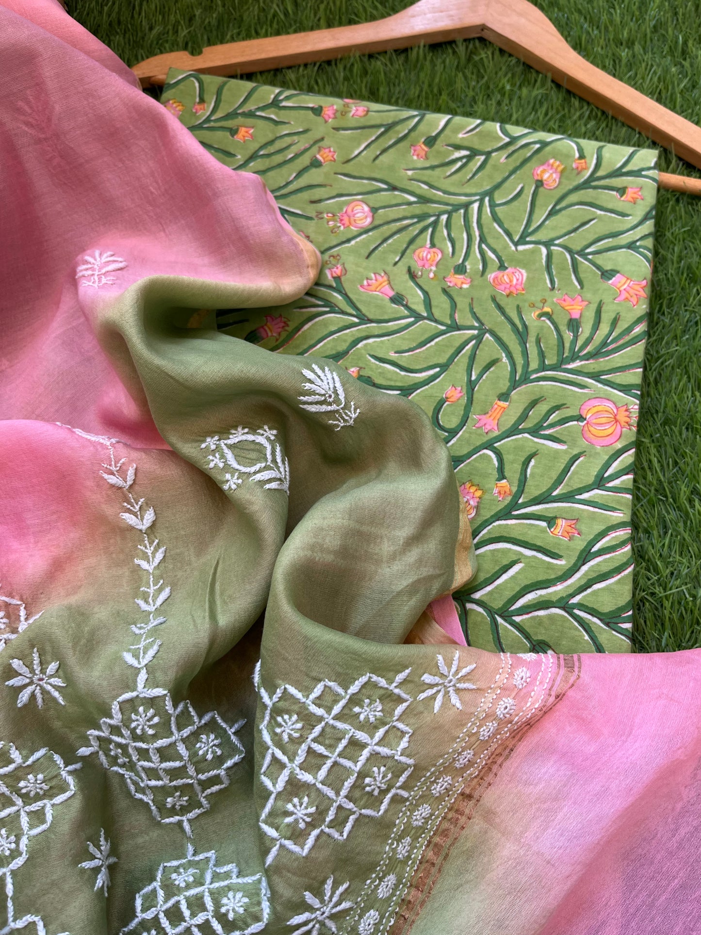 रोज़ाना  :Chanderi Chikankari Dupatta with cotton kurta bottom Fabric