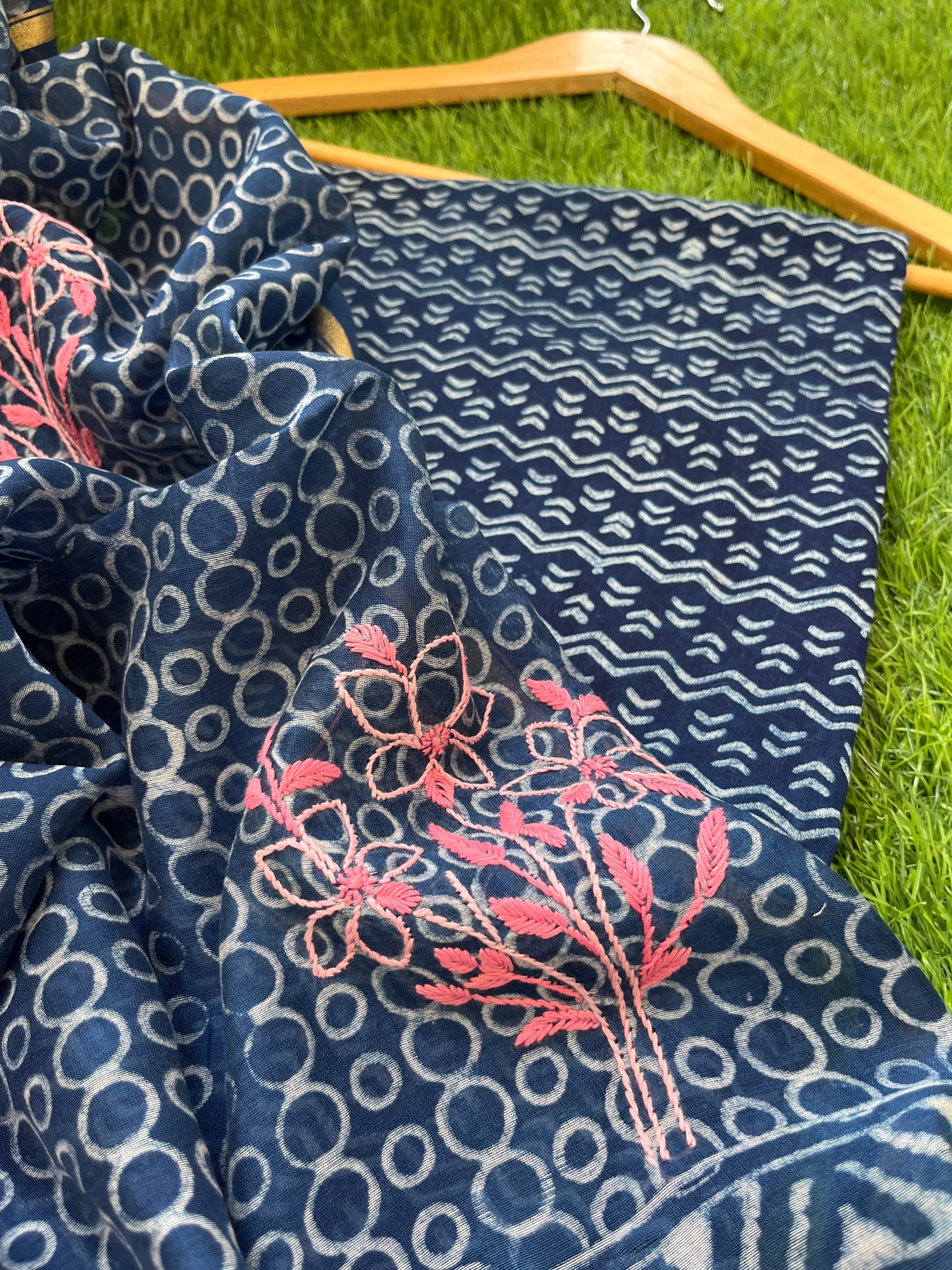 रोज़ाना  :Chanderi Chikankari Dupatta with kurta Fabric