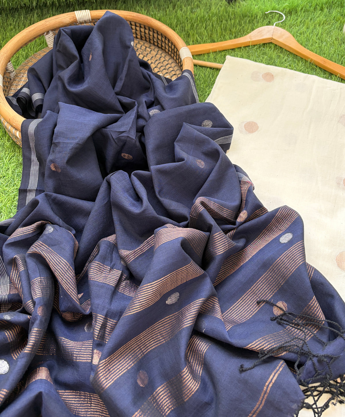 Zari jaamdani Mul dupatta kurta