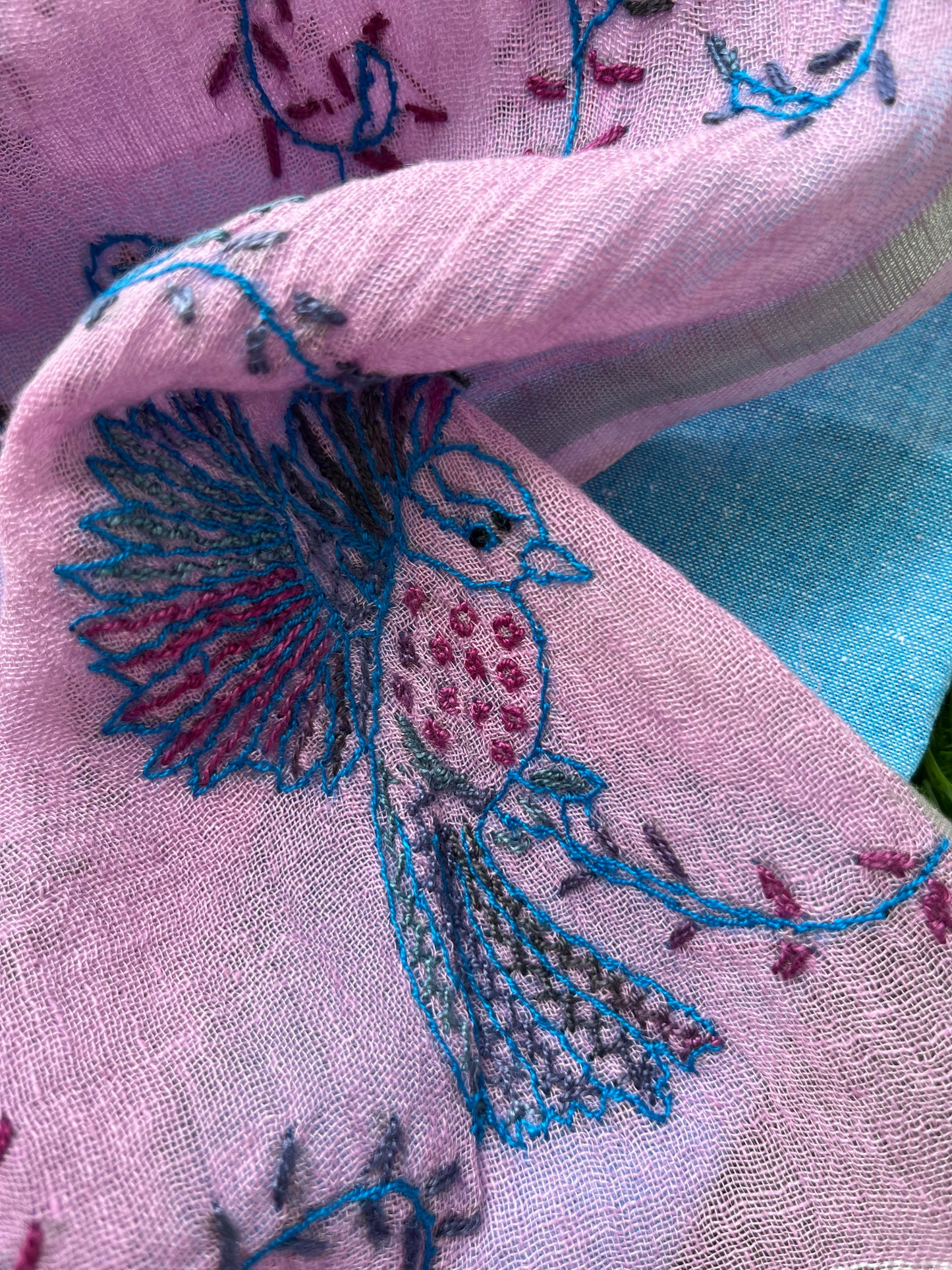 Linen sozni kaam dupatta paired with cotton kurta fabric