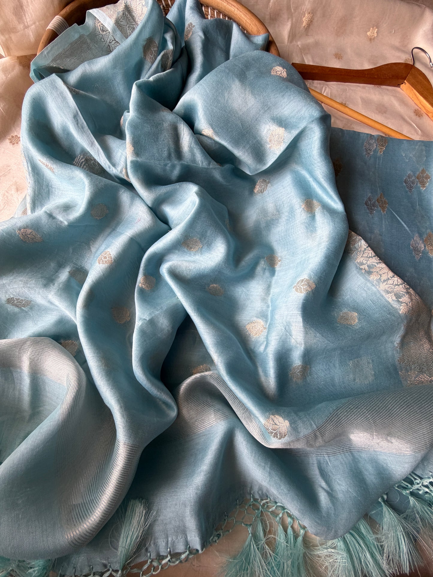त्योहार् -Banarasi chanderi dupatta kurta