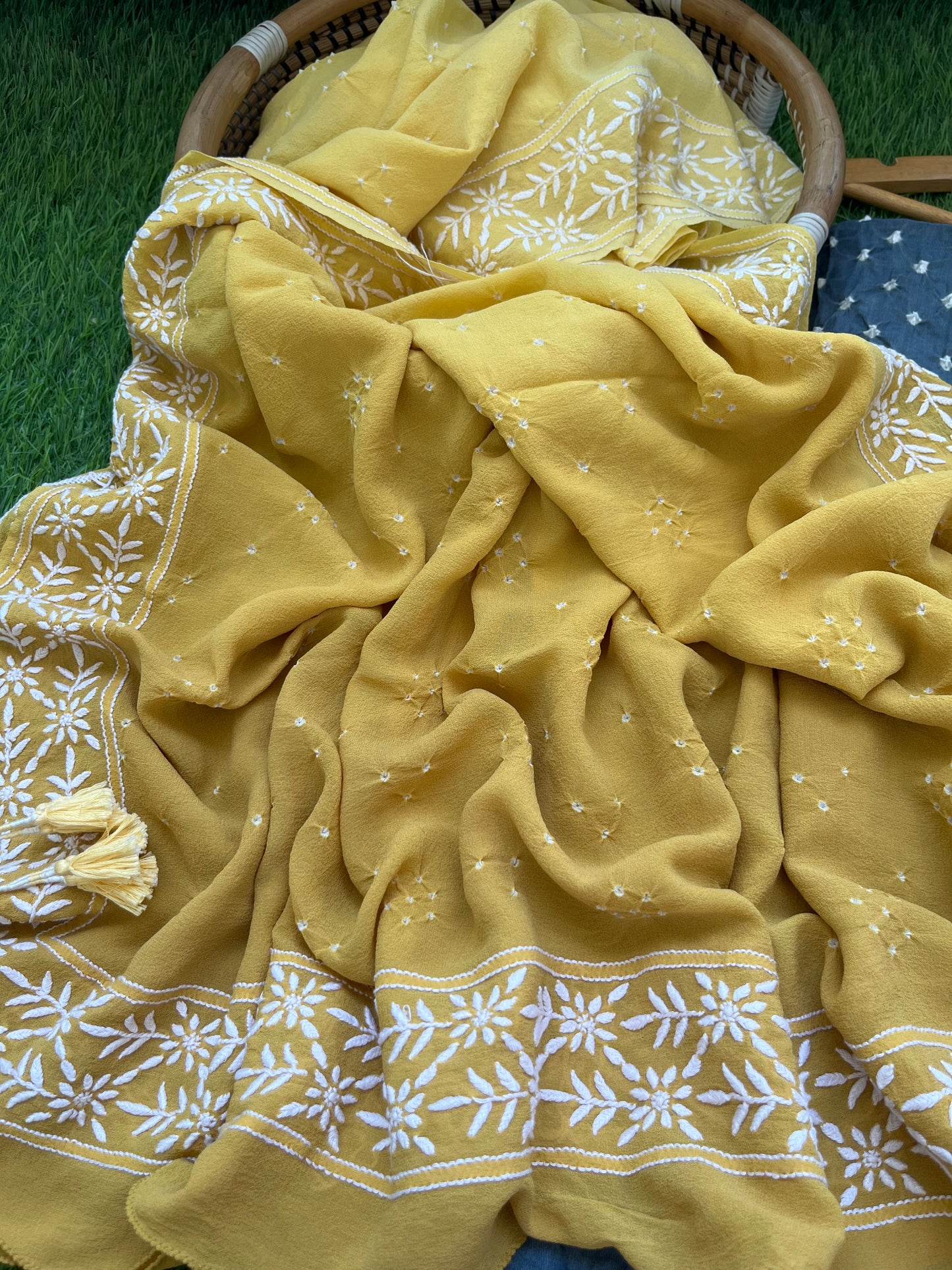 Bandhani kurta chikankari Dupatta