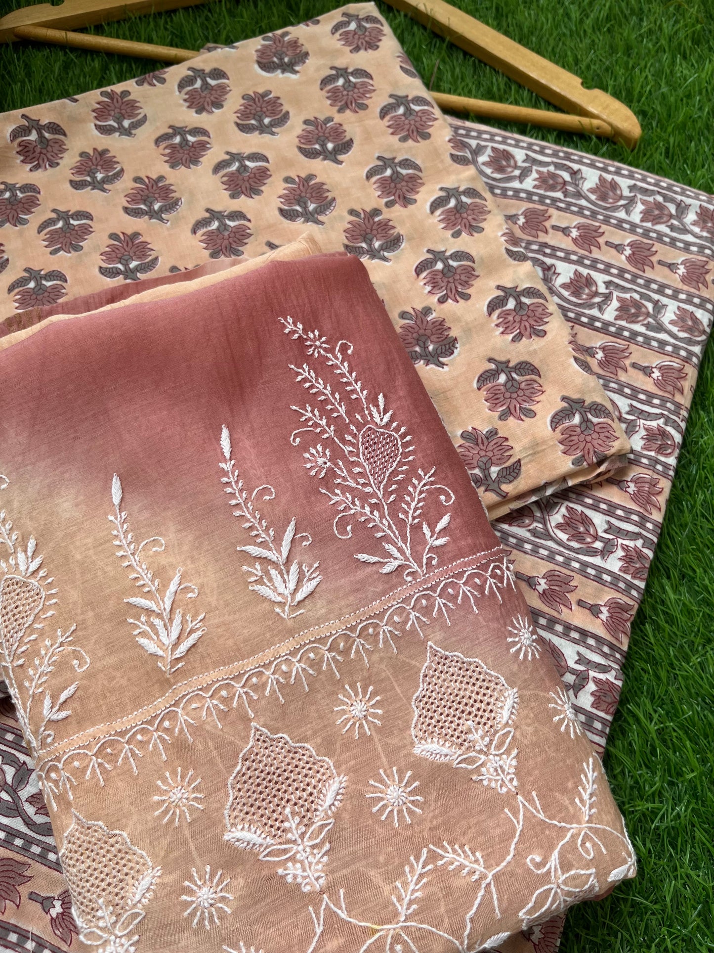 रोज़ाना  :Chanderi Chikankari Dupatta with cotton kurta bottom Fabric