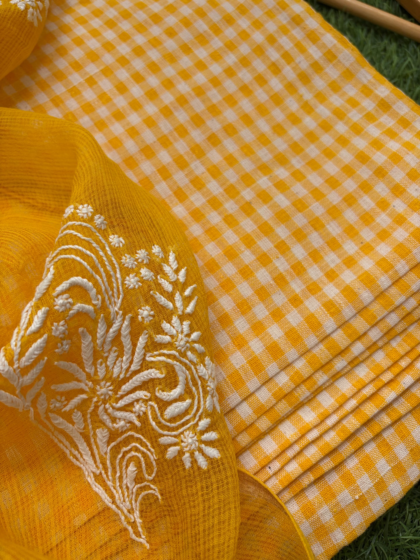 Kala cotton checks kurta bottom chikankari dupatta (Copy)